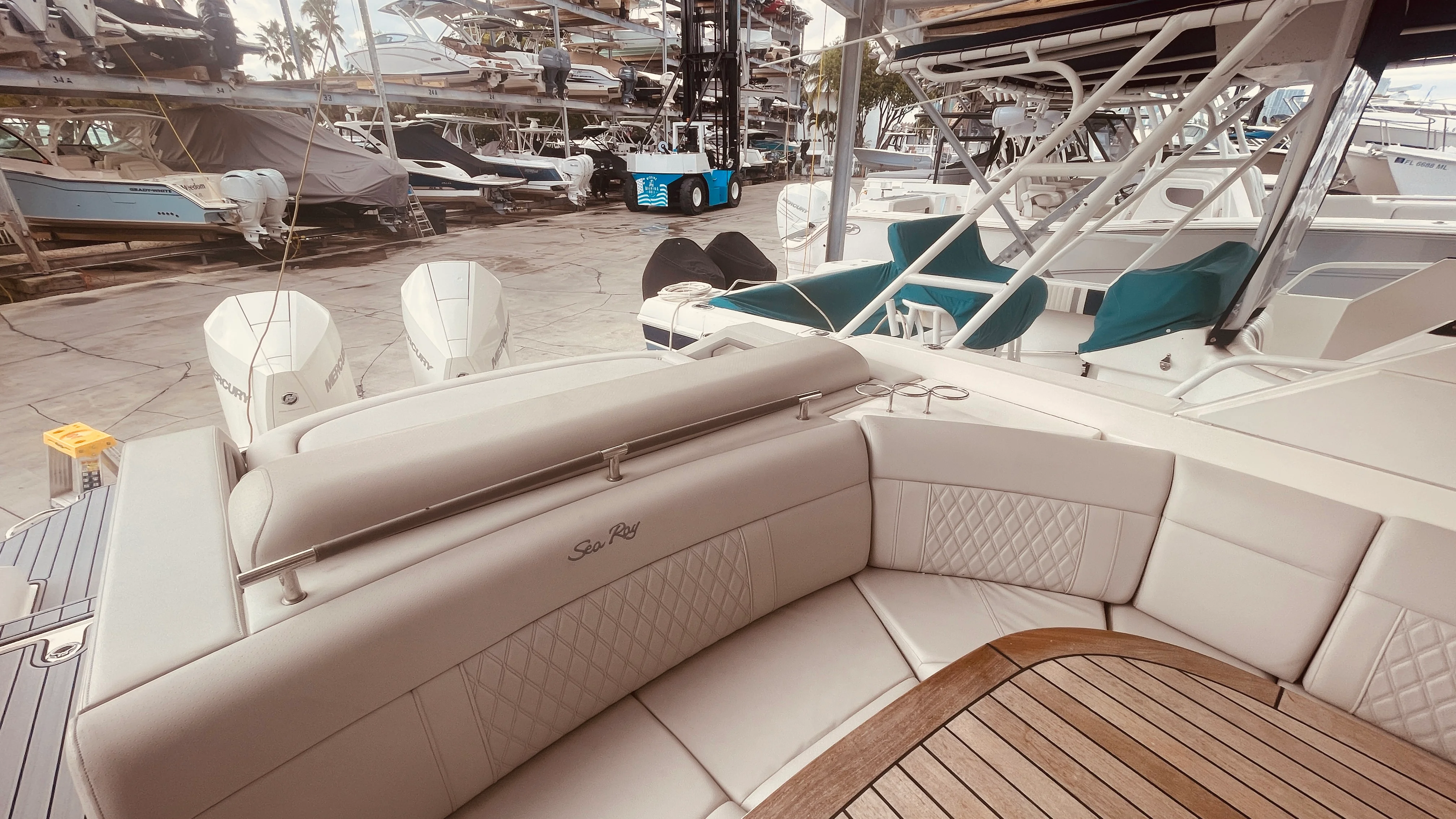 2021 Sea Ray 310 SLX OUTBOARD Image Thumbnail #32