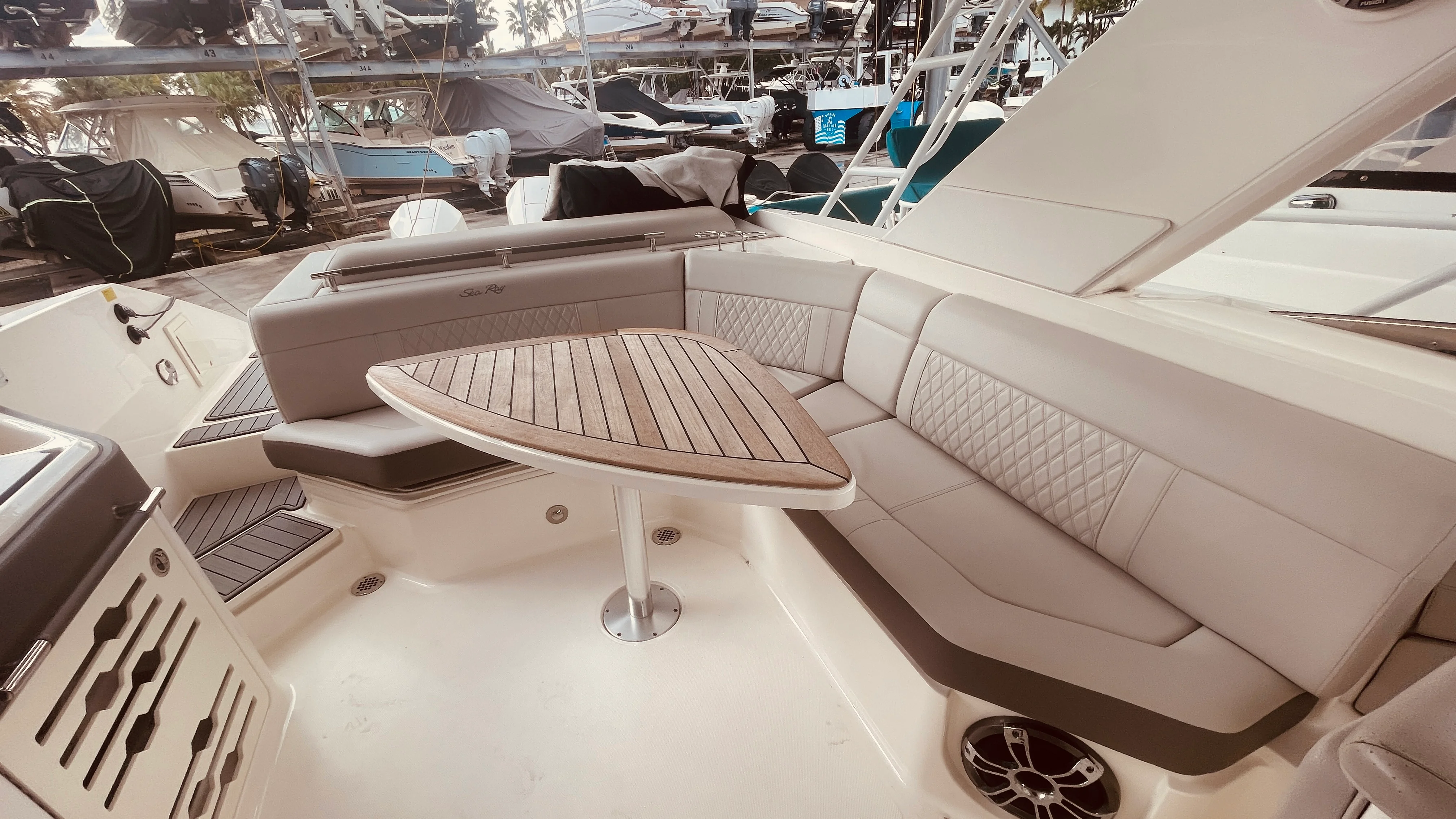 2021 Sea Ray 310 SLX OUTBOARD Image Thumbnail #31