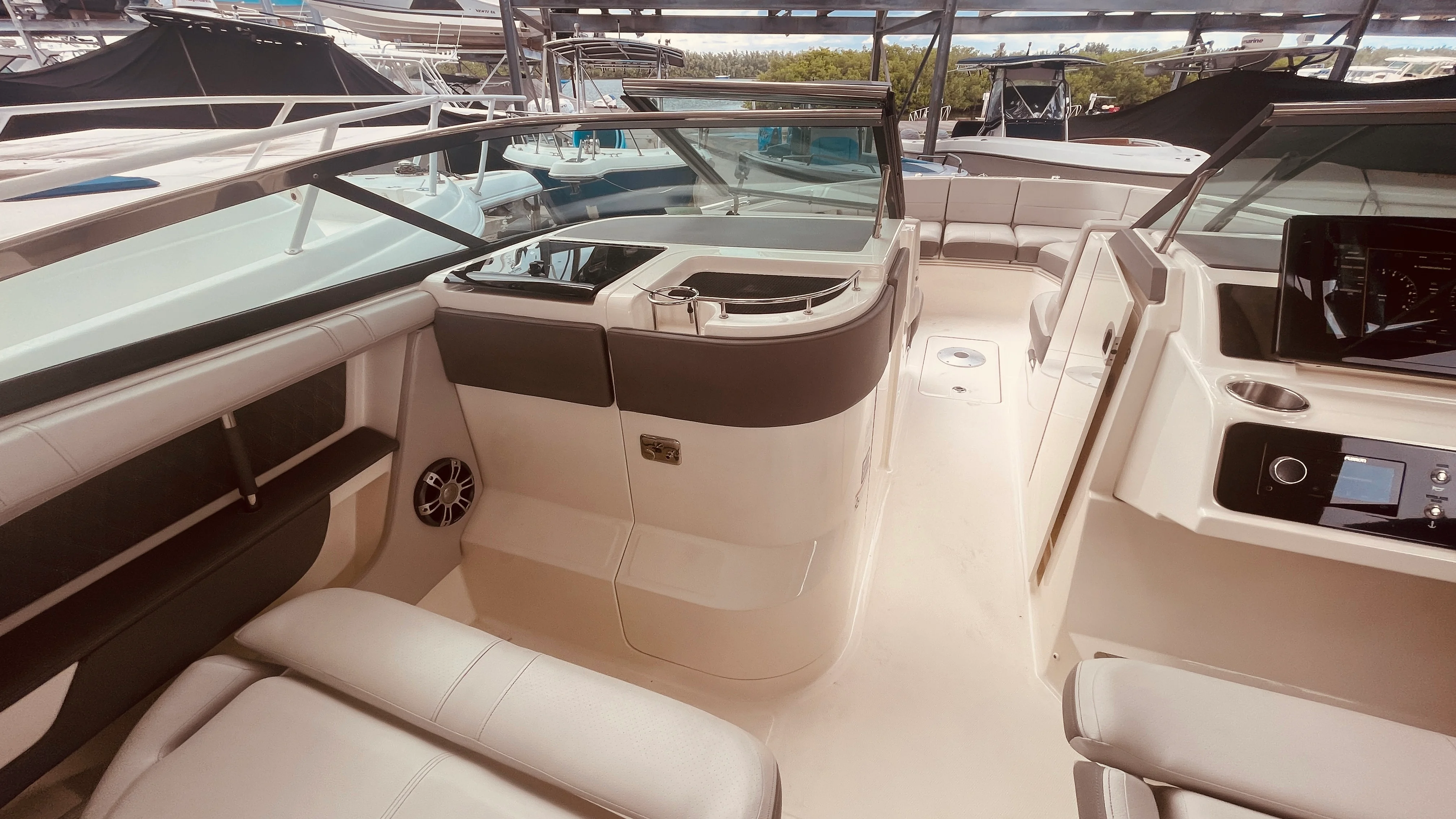 2021 Sea Ray 310 SLX OUTBOARD Image Thumbnail #23