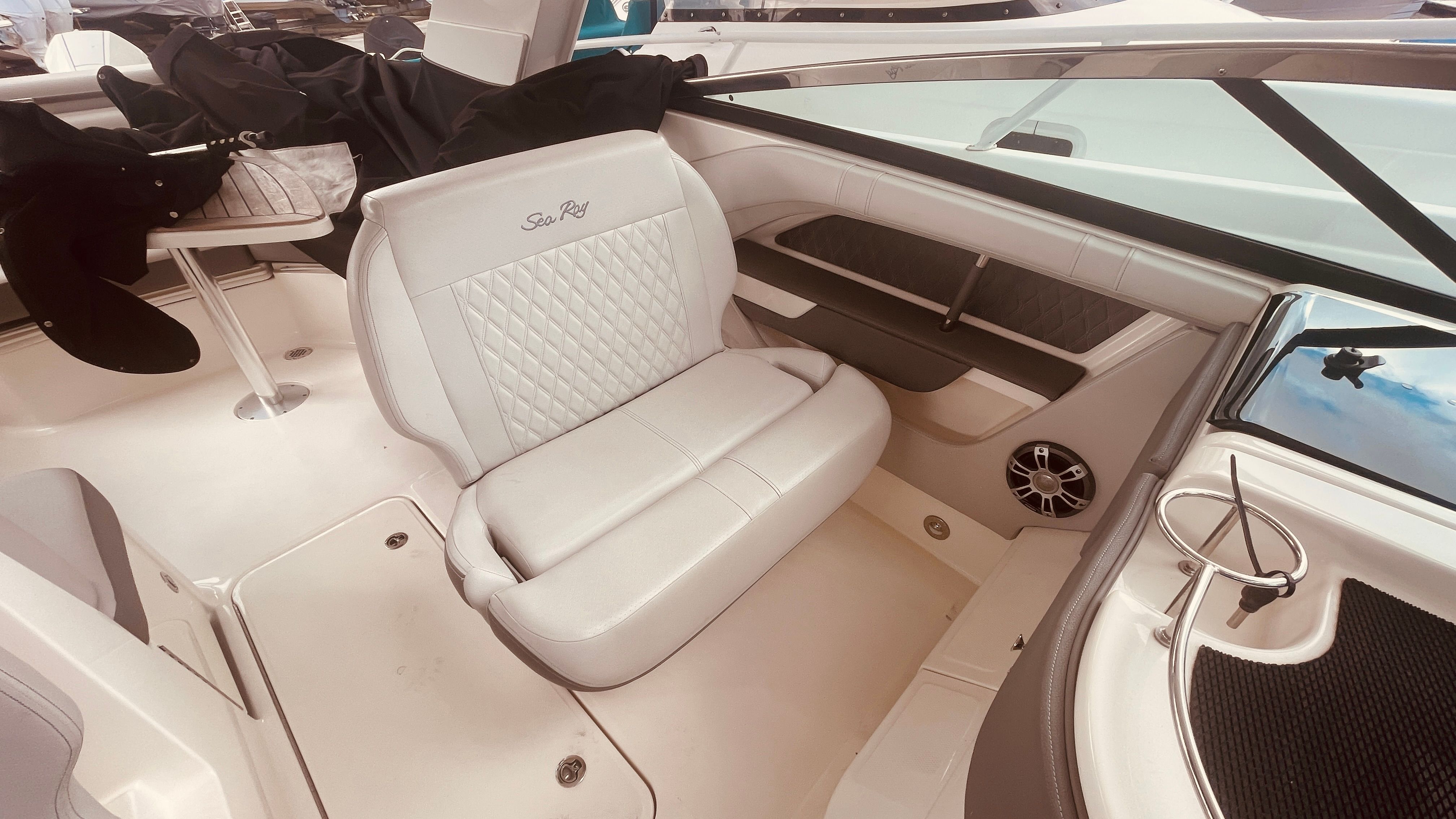 2021 Sea Ray 310 SLX OUTBOARD Image Thumbnail #18