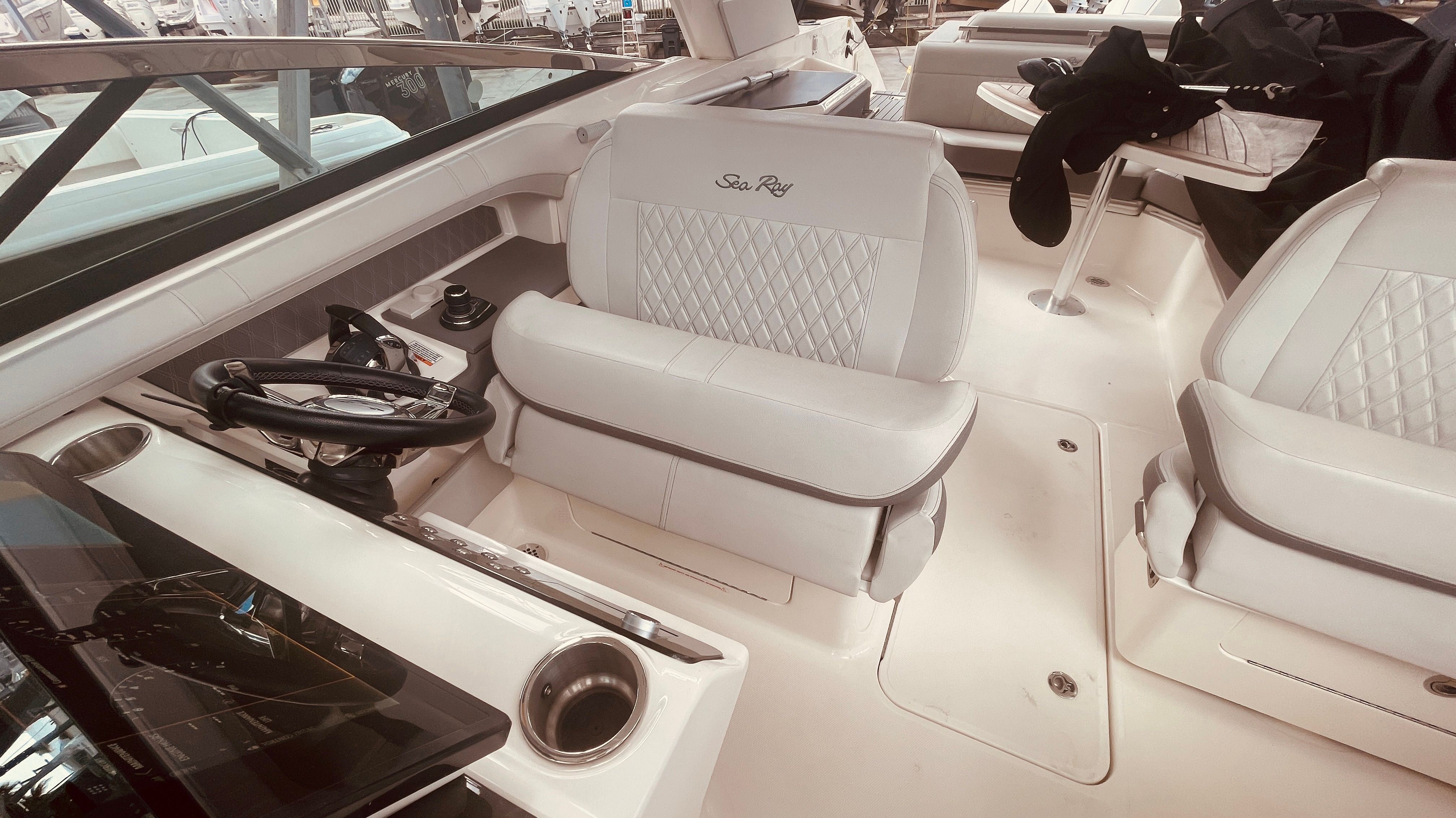 2021 Sea Ray 310 SLX OUTBOARD Image Thumbnail #12