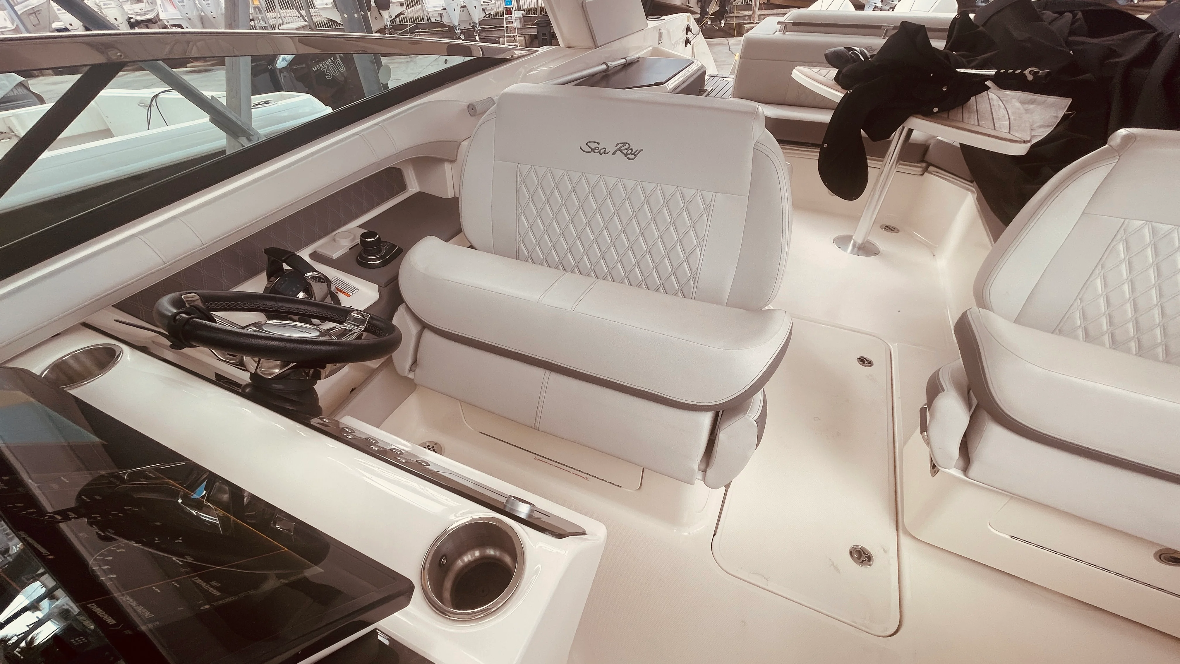 2021 Sea Ray 310 SLX OUTBOARD Image Thumbnail #12
