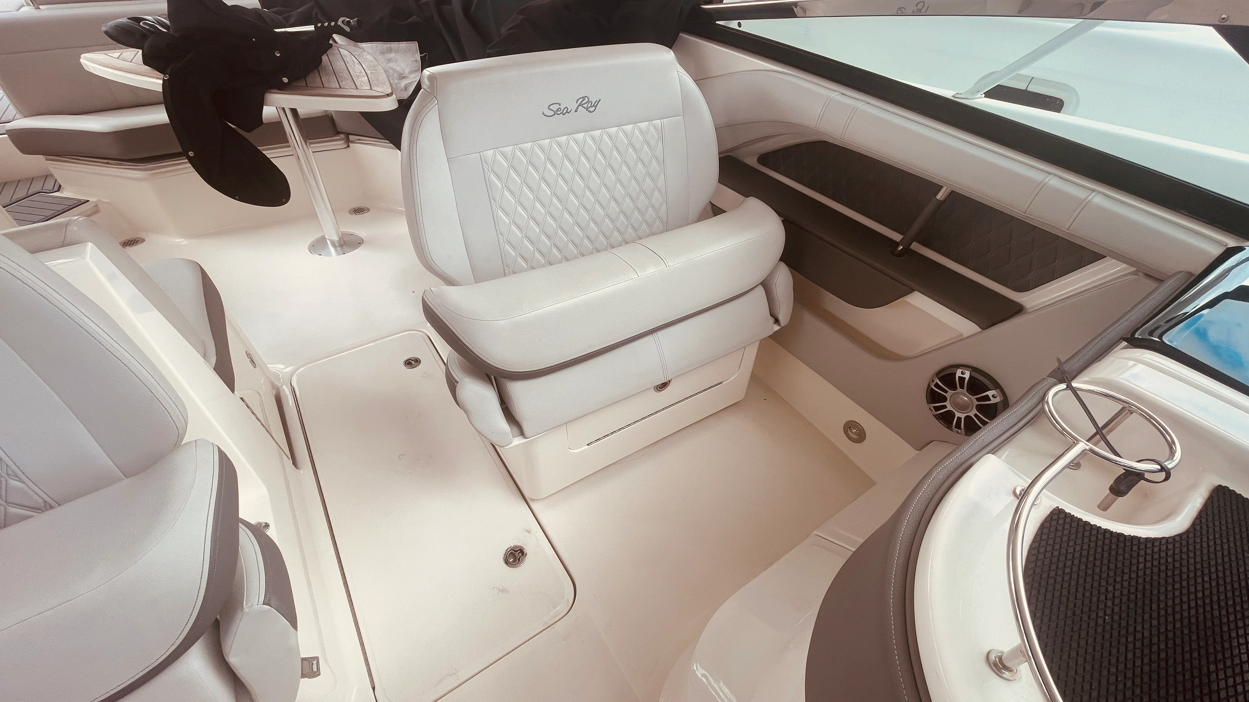 2021 Sea Ray 310 SLX OUTBOARD Image Thumbnail #17