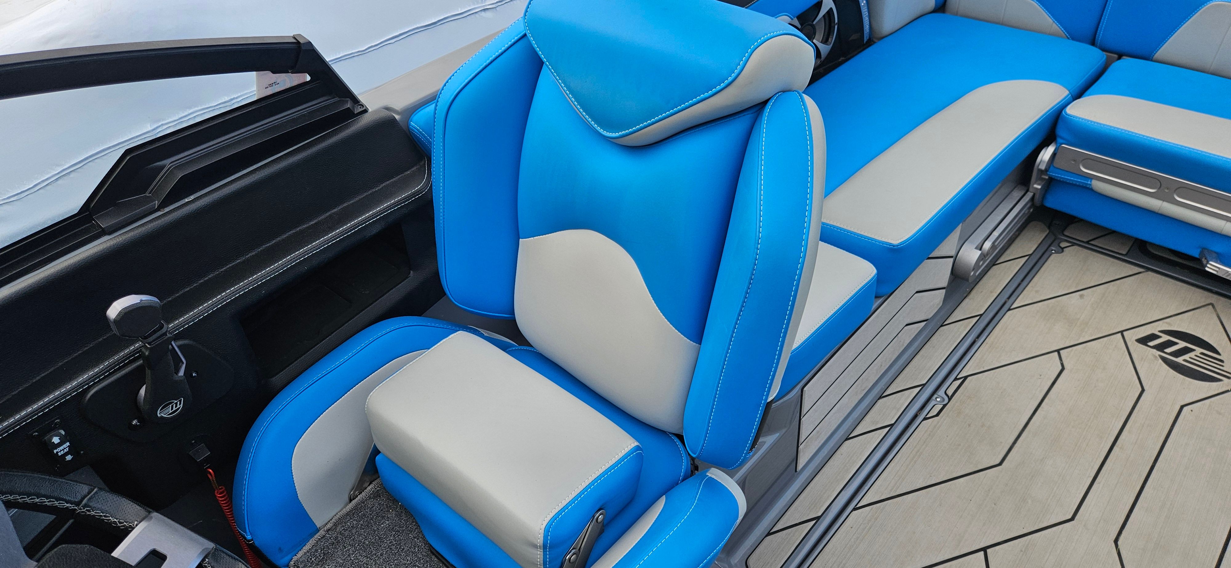2020 Malibu 23 LSV Image Thumbnail #17