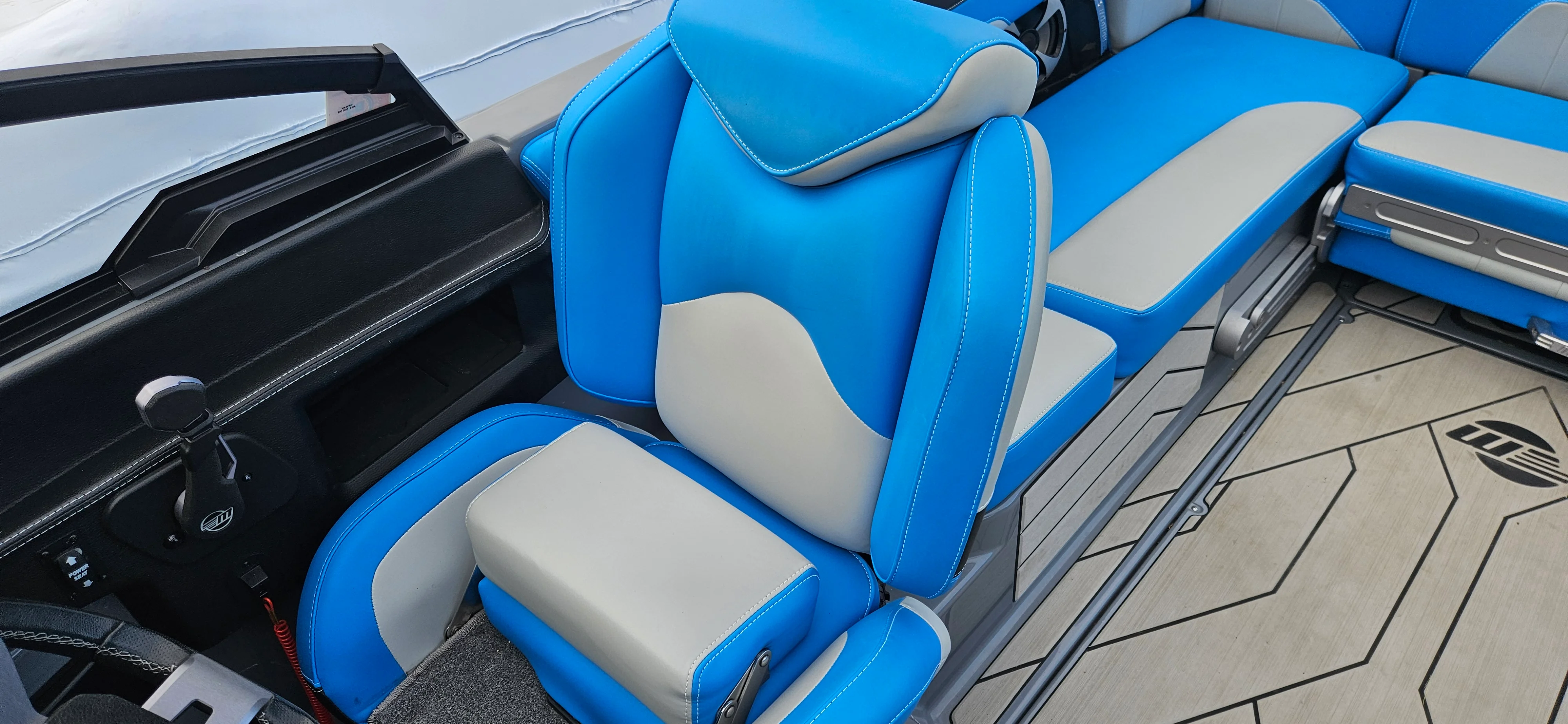 2020 Malibu 23 LSV Image Thumbnail #17