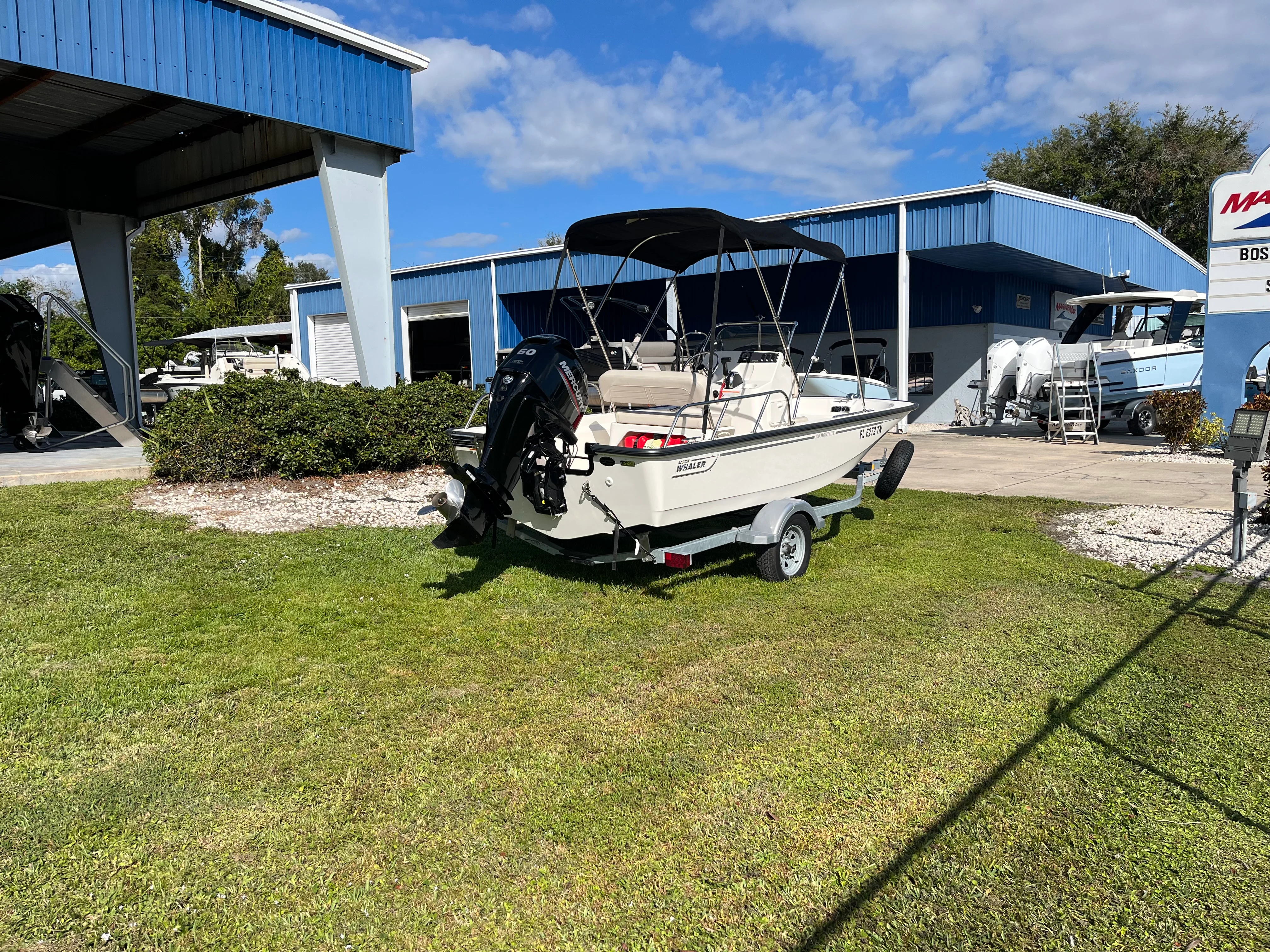 2023 Boston Whaler 150 MONTAUK Image Thumbnail #2
