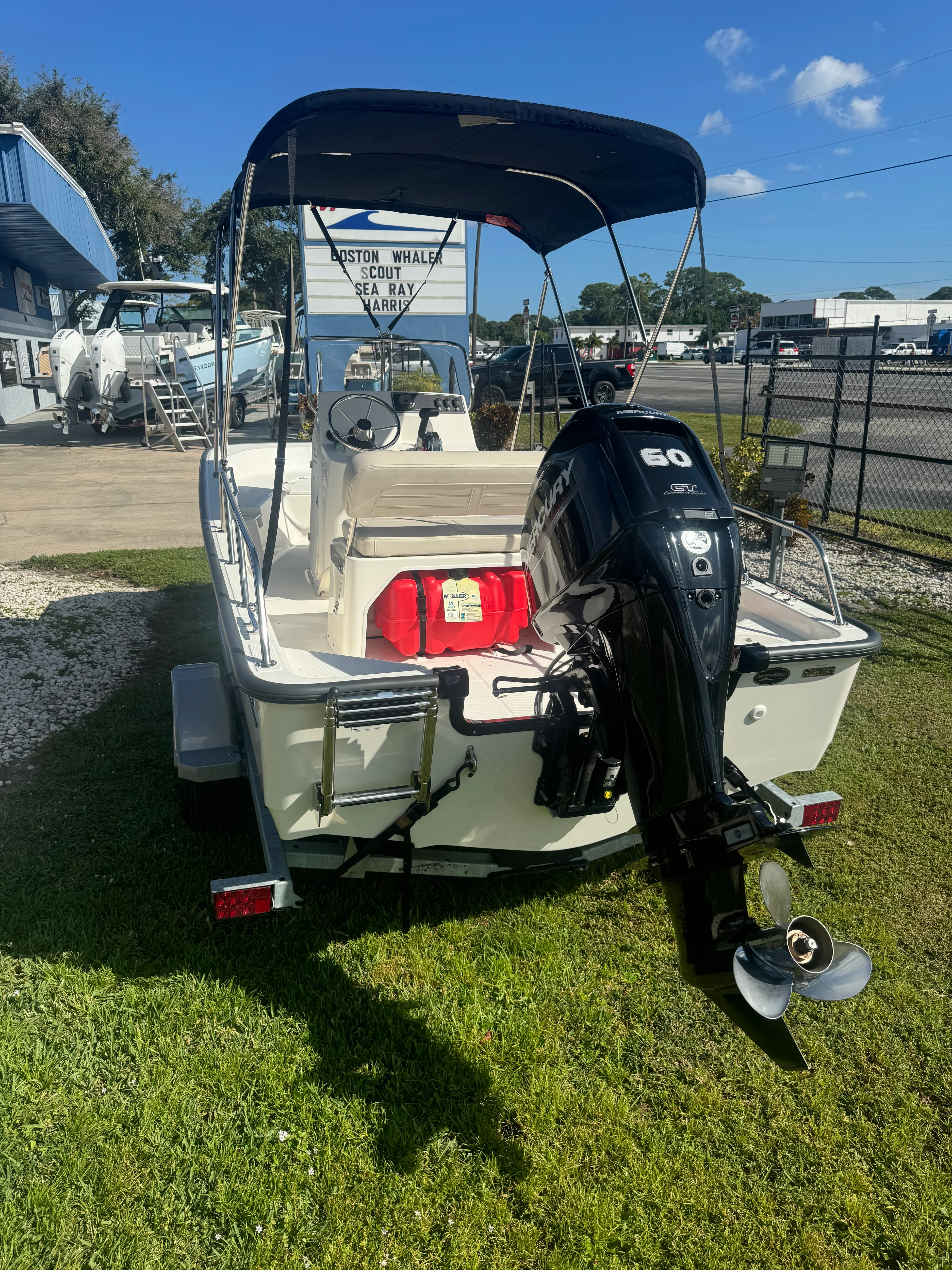 2023 Boston Whaler 150 MONTAUK Image Thumbnail #5