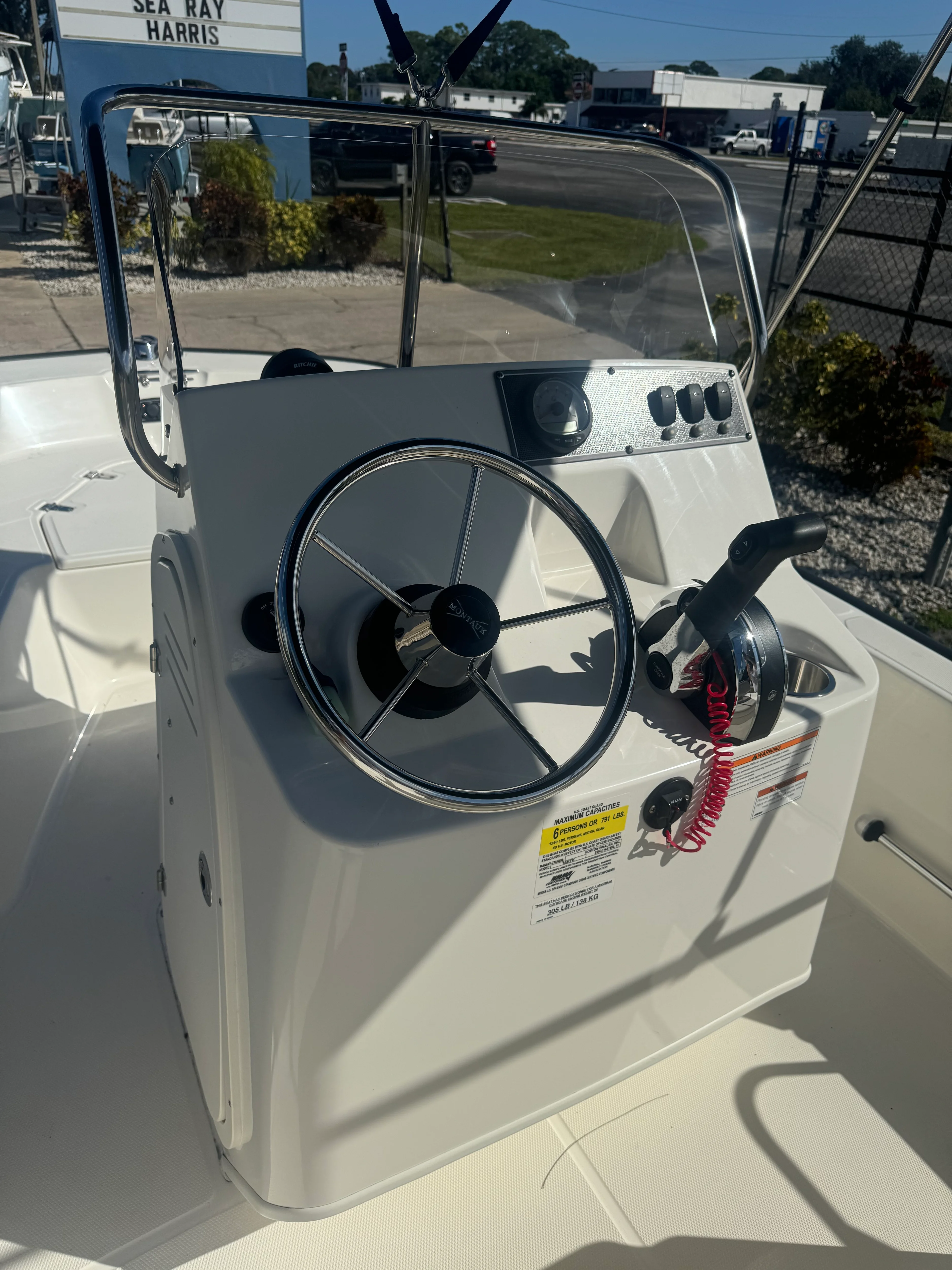 2023 Boston Whaler 150 MONTAUK Image Thumbnail #10