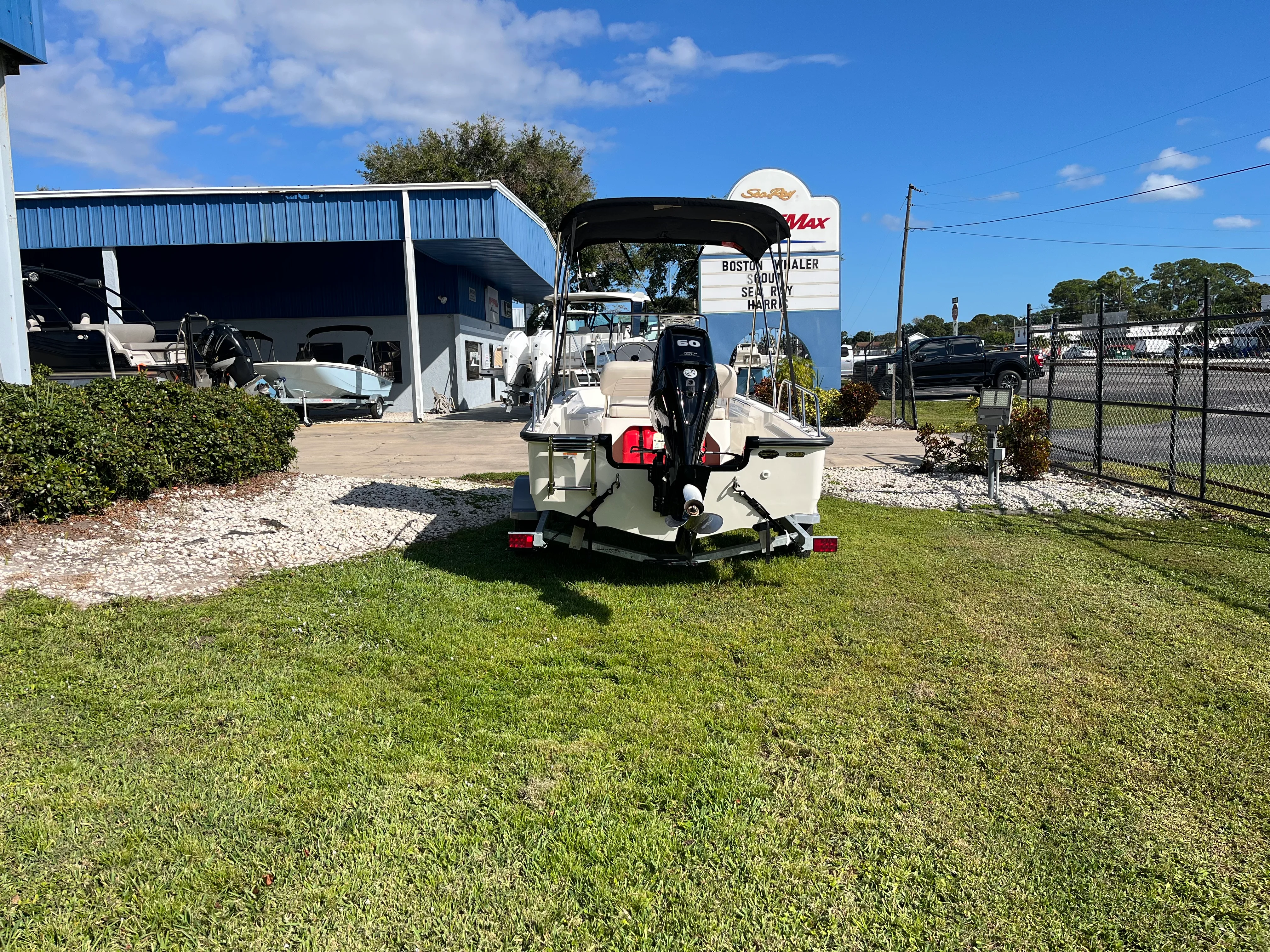 2023 Boston Whaler 150 MONTAUK Image Thumbnail #3