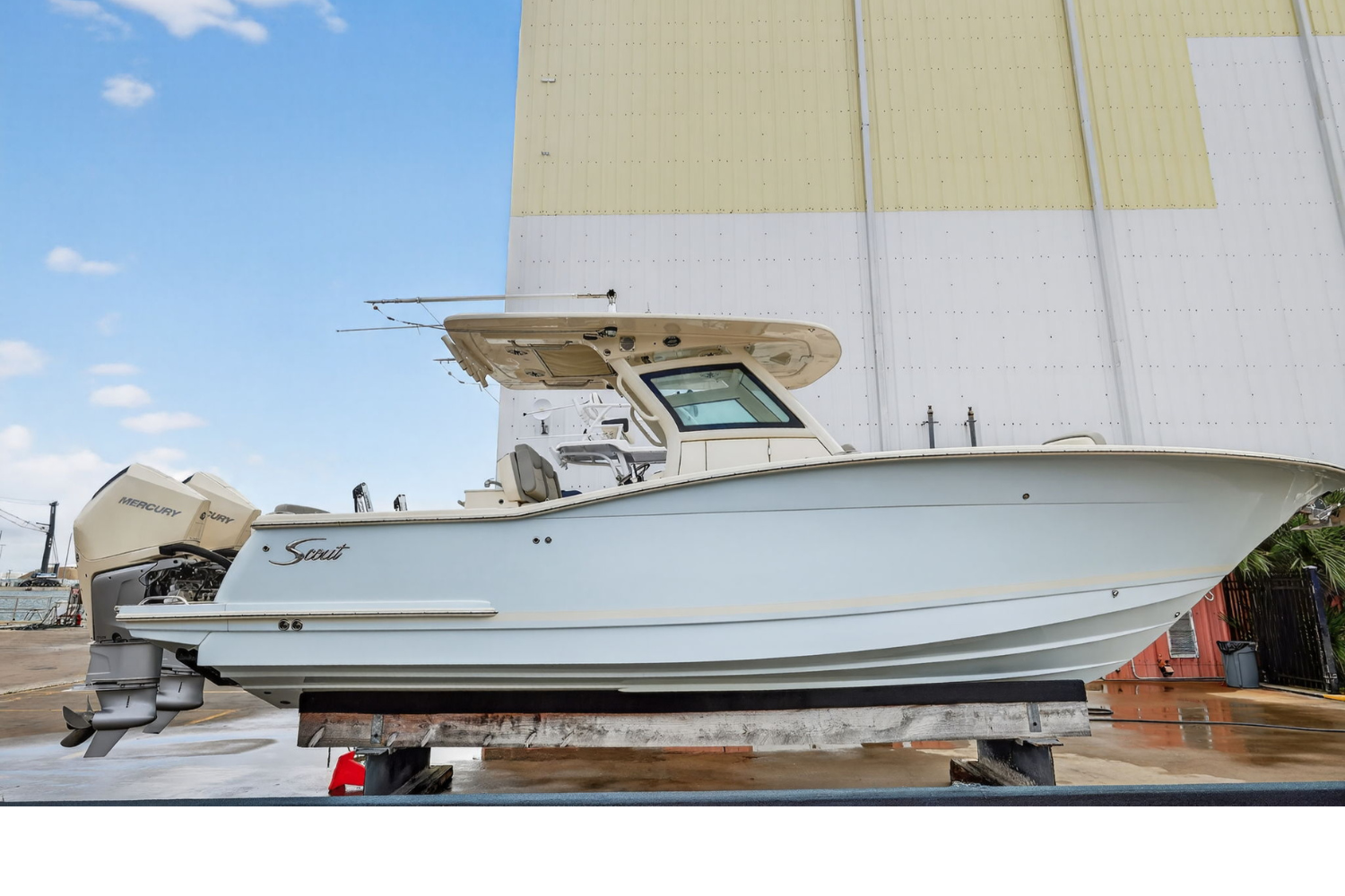 2023 Scout 305 LXF Image Thumbnail #1