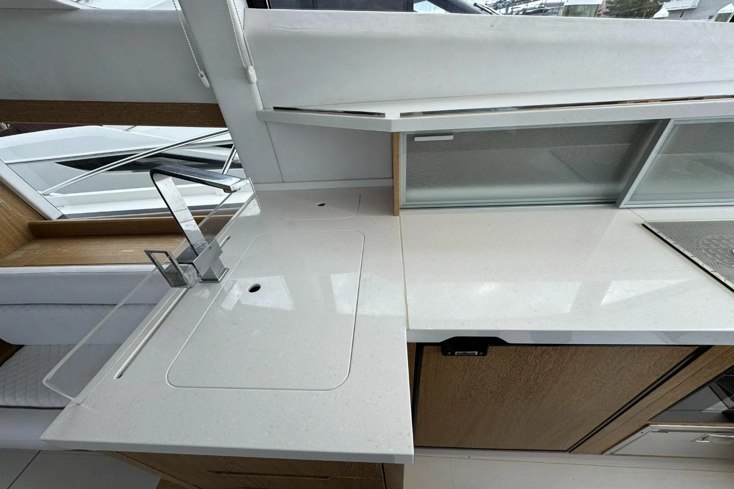 2018 Galeon 420 Image Thumbnail #29