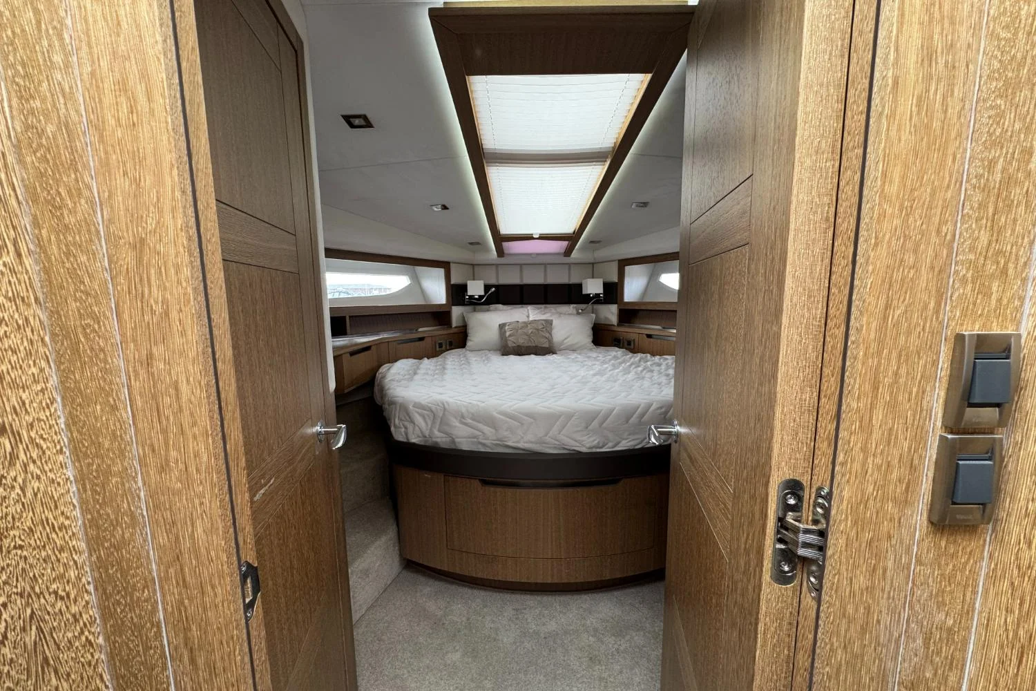 2018 Galeon 420 Image Thumbnail #31