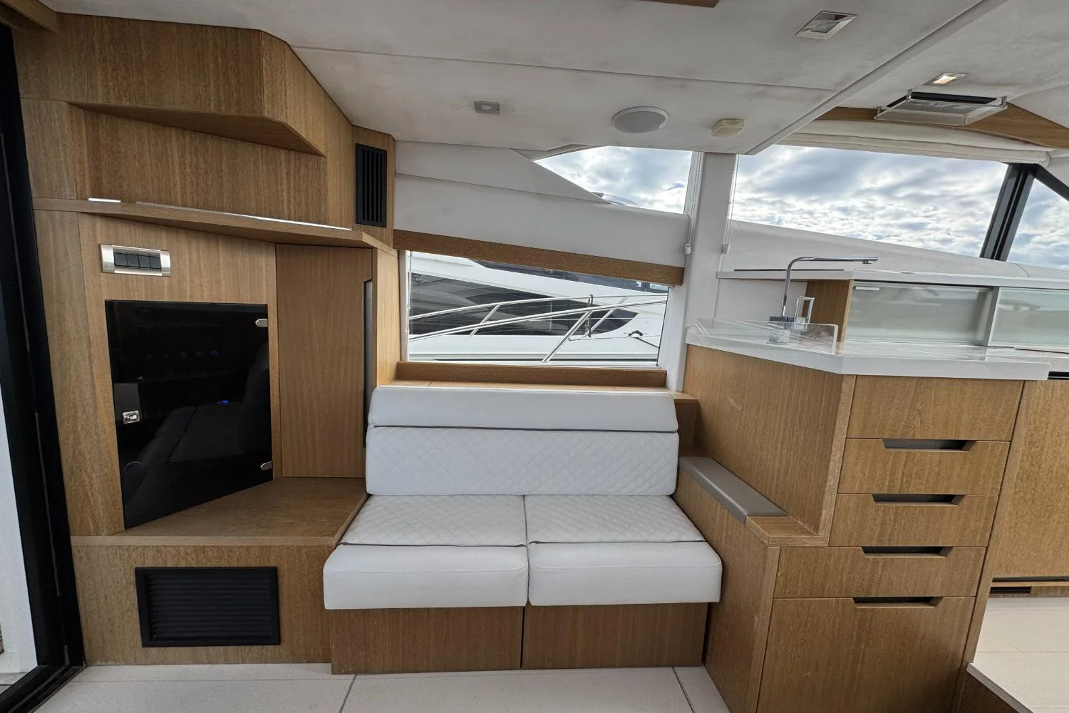 2018 Galeon 420 Image Thumbnail #13