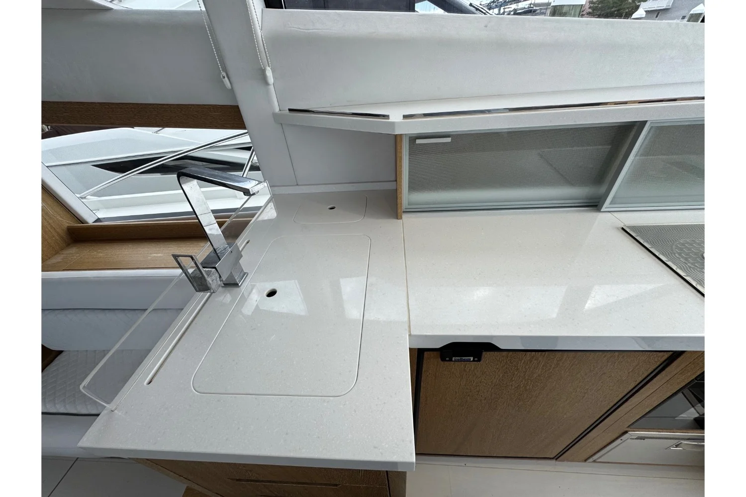 2018 Galeon 420 Image Thumbnail #32