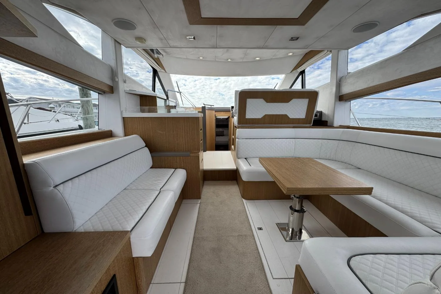 2018 Galeon 420 Image Thumbnail #8