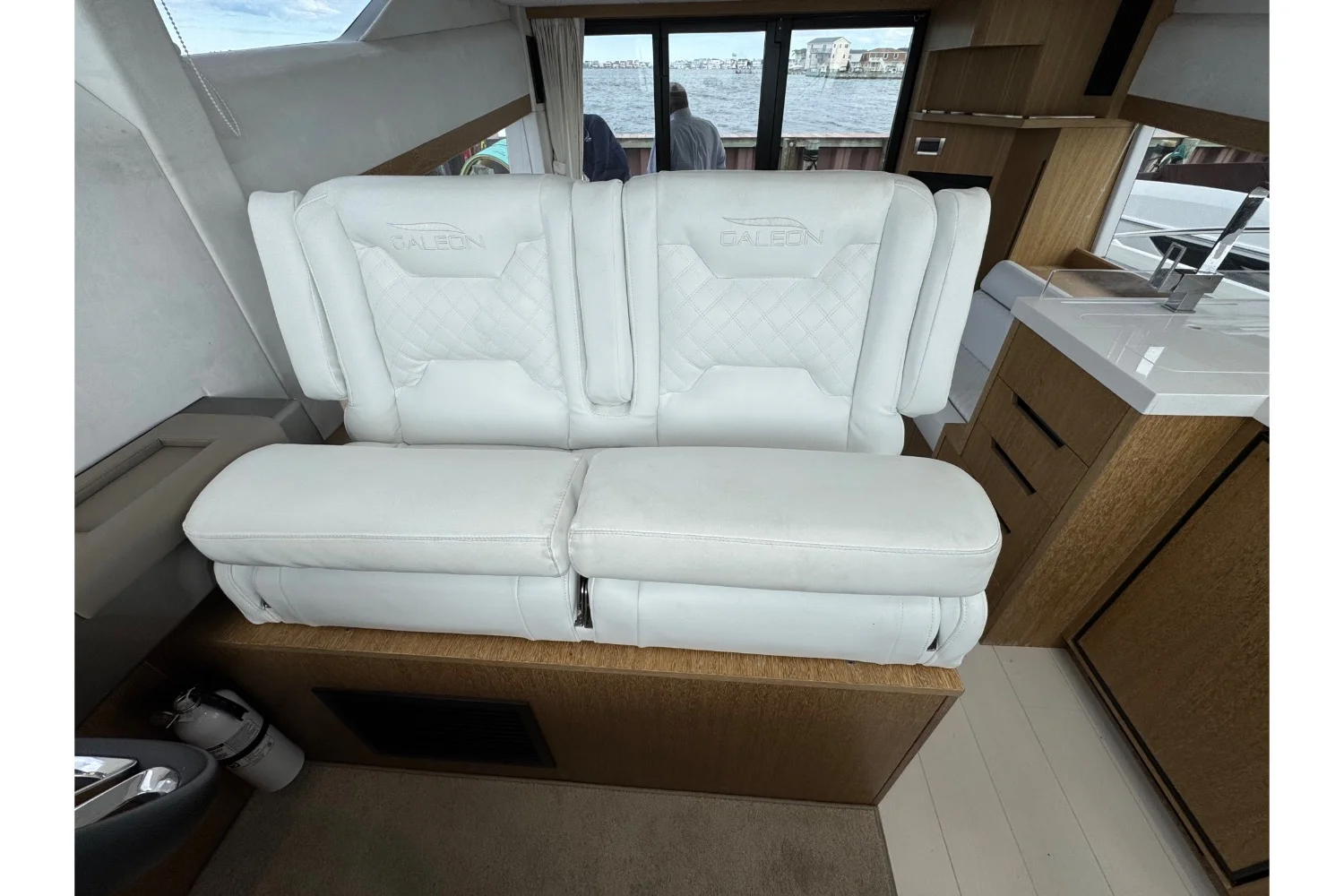 2018 Galeon 420 Image Thumbnail #24