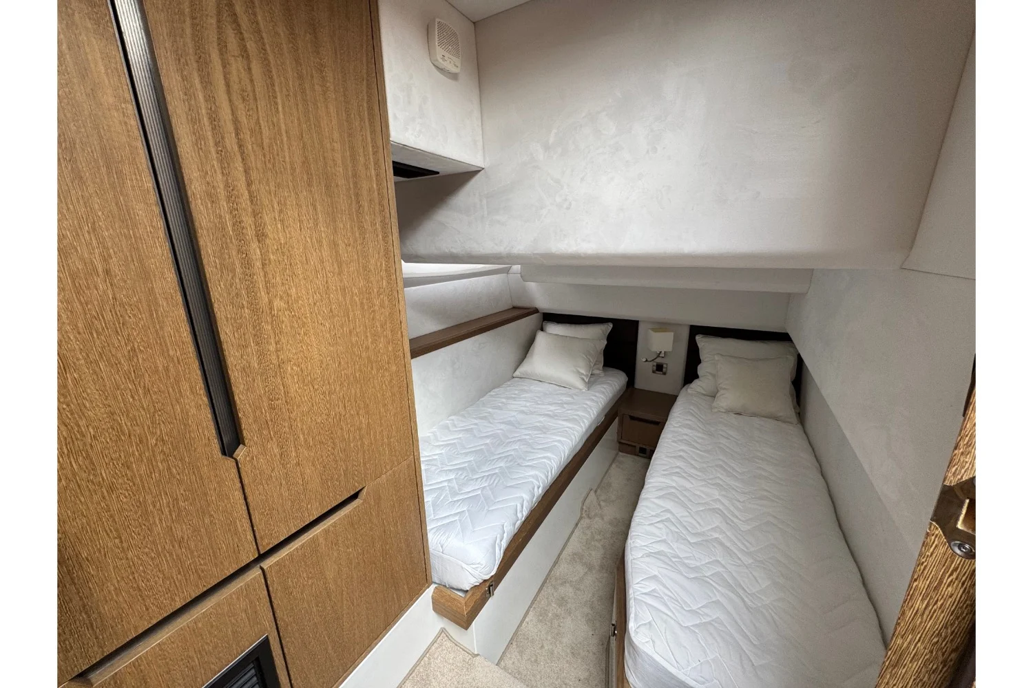 2018 Galeon 420 Image Thumbnail #49