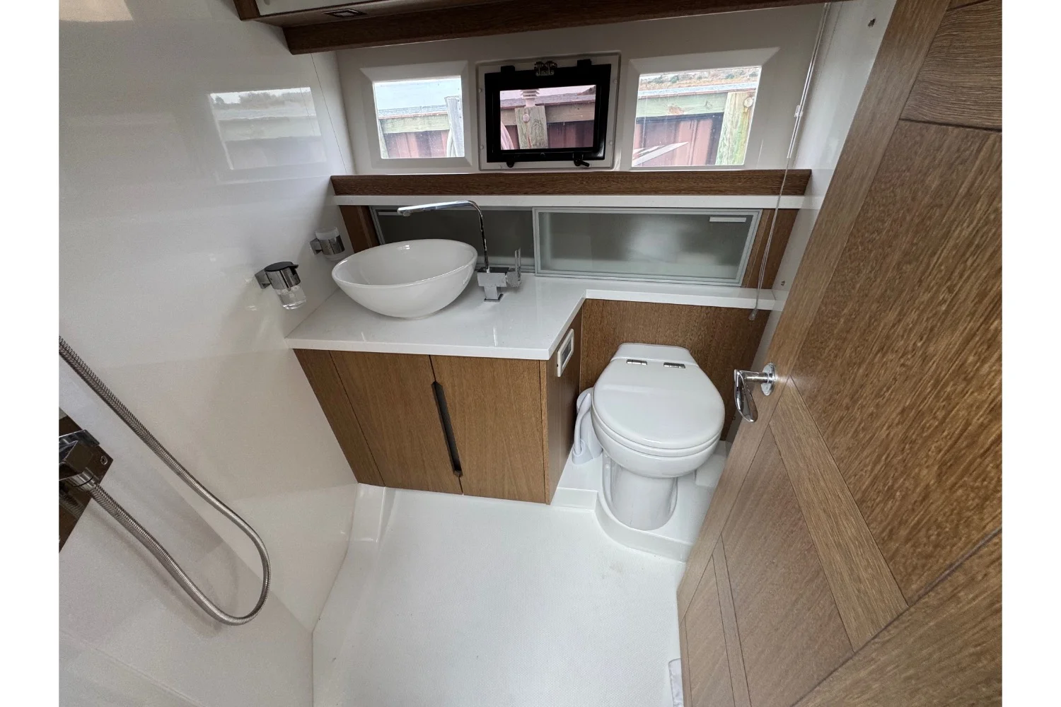 2018 Galeon 420 Image Thumbnail #43