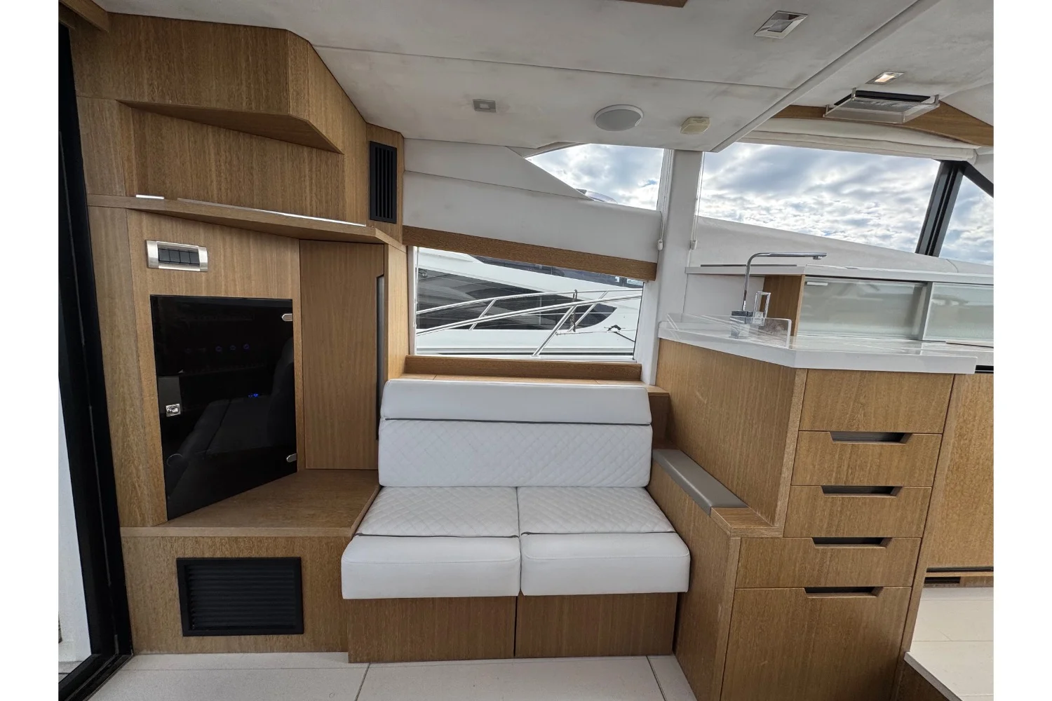 2018 Galeon 420 Image Thumbnail #15