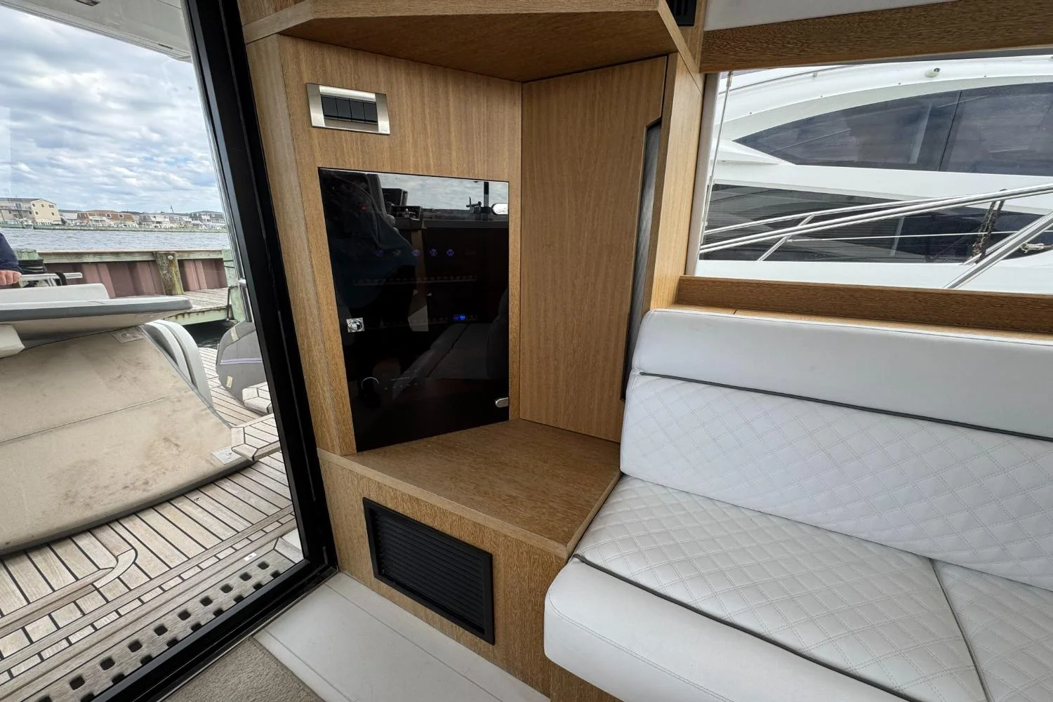 2018 Galeon 420 Image Thumbnail #16