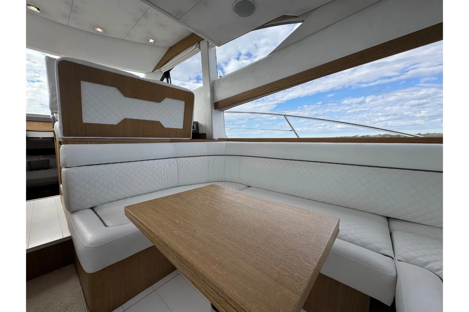2018 Galeon 420 Image Thumbnail #12