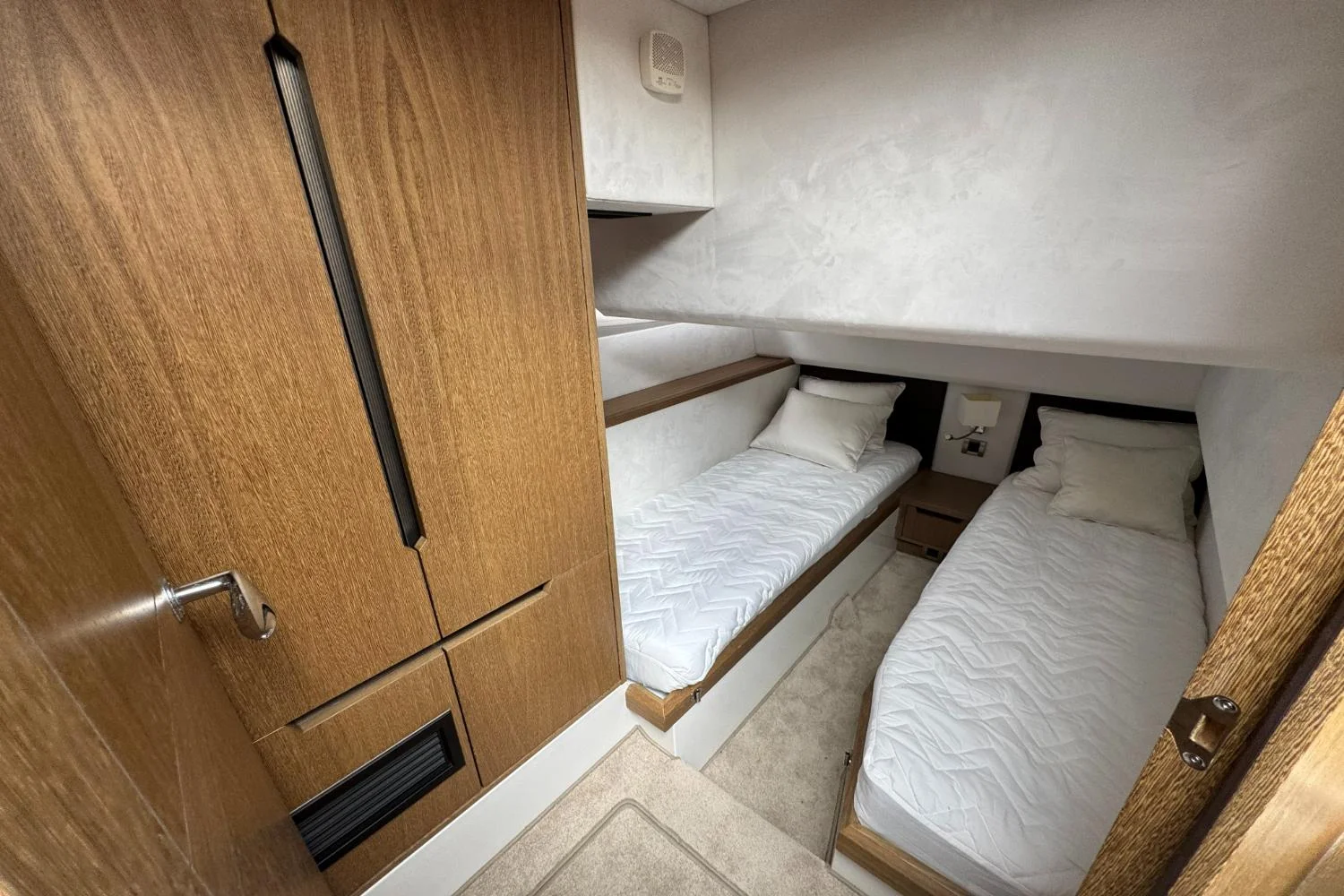 2018 Galeon 420 Image Thumbnail #43