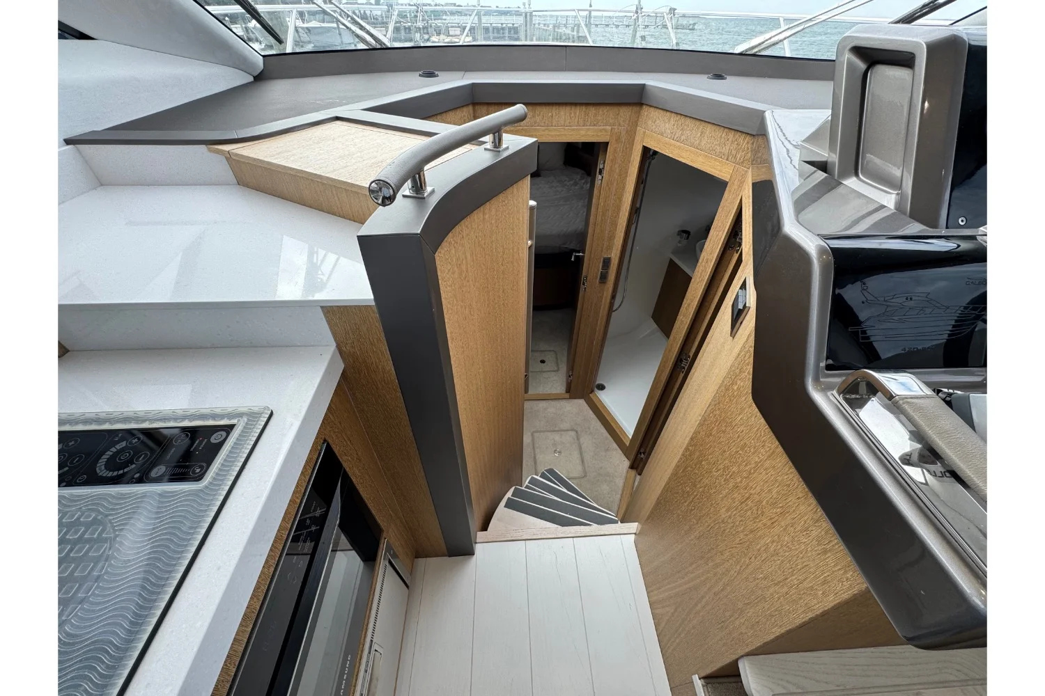 2018 Galeon 420 Image Thumbnail #33