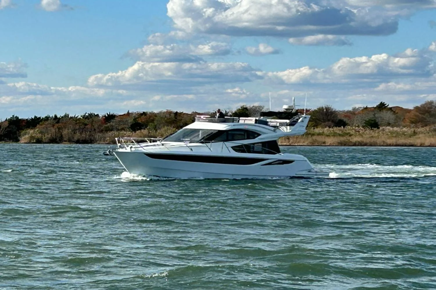 2018 Galeon 420 Image Thumbnail #2