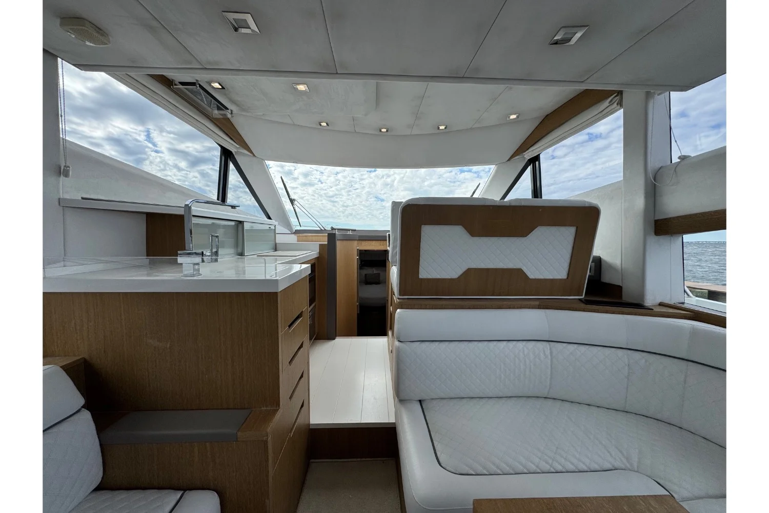 2018 Galeon 420 Image Thumbnail #18