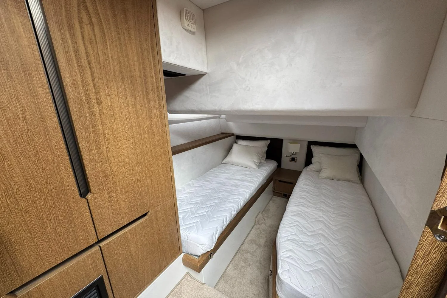 2018 Galeon 420 Image Thumbnail #46