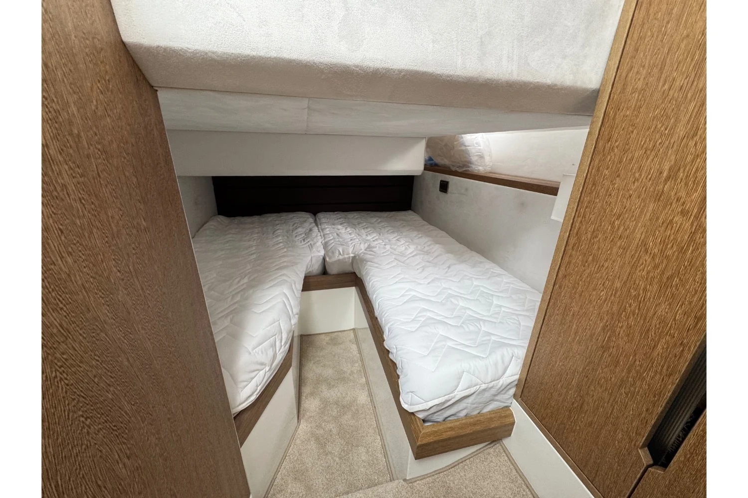 2018 Galeon 420 Image Thumbnail #54