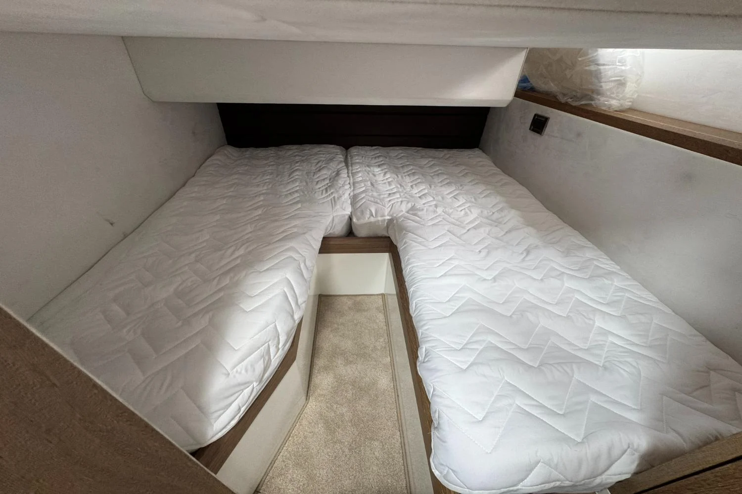 2018 Galeon 420 Image Thumbnail #52