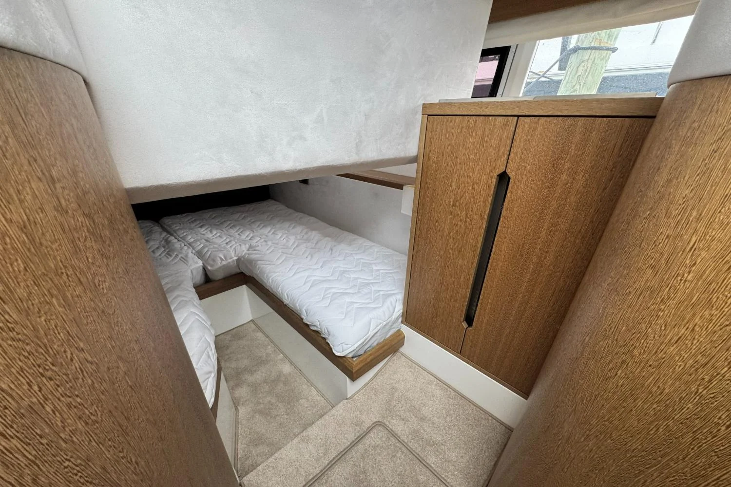 2018 Galeon 420 Image Thumbnail #52