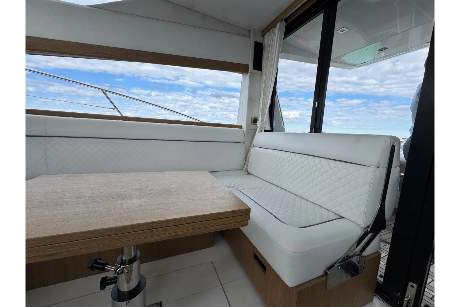 2018 Galeon 420 Image Thumbnail #14