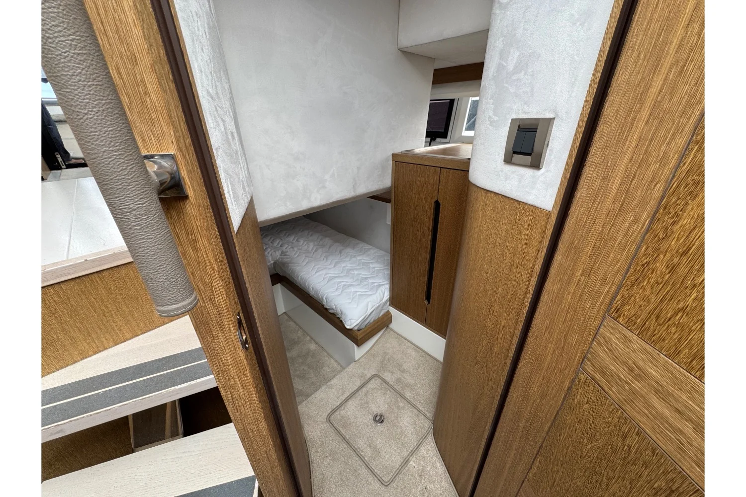 2018 Galeon 420 Image Thumbnail #51