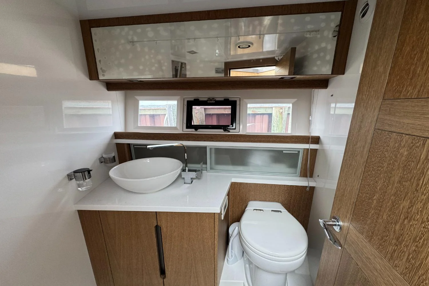 2018 Galeon 420 Image Thumbnail #42