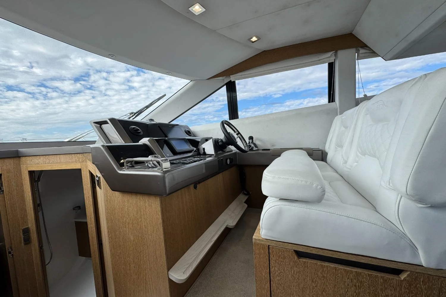 2018 Galeon 420 Image Thumbnail #22