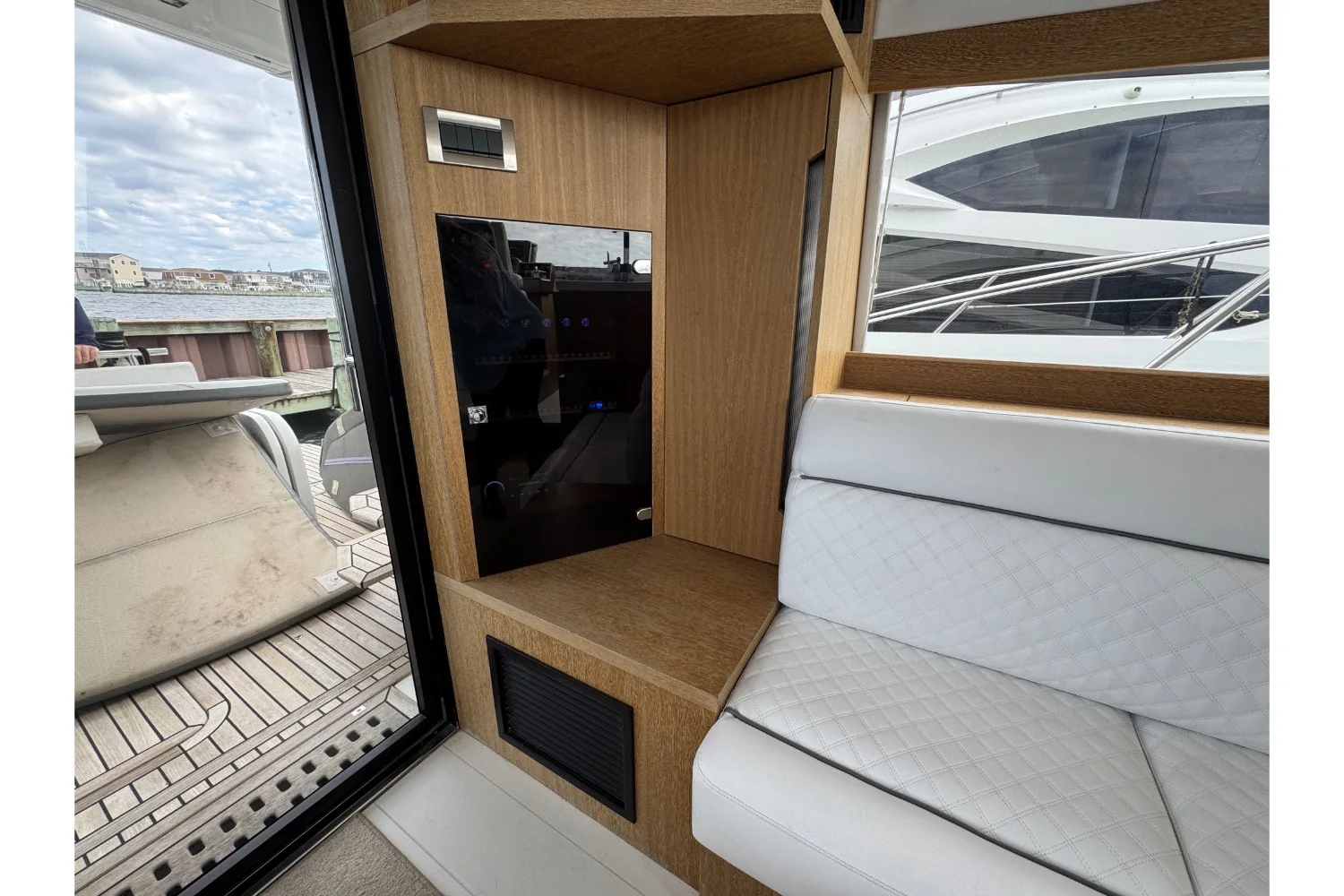 2018 Galeon 420 Image Thumbnail #16