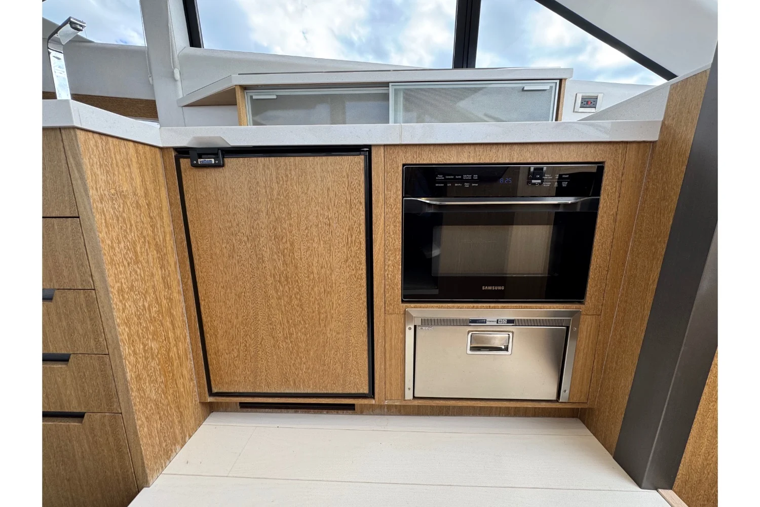 2018 Galeon 420 Image Thumbnail #21