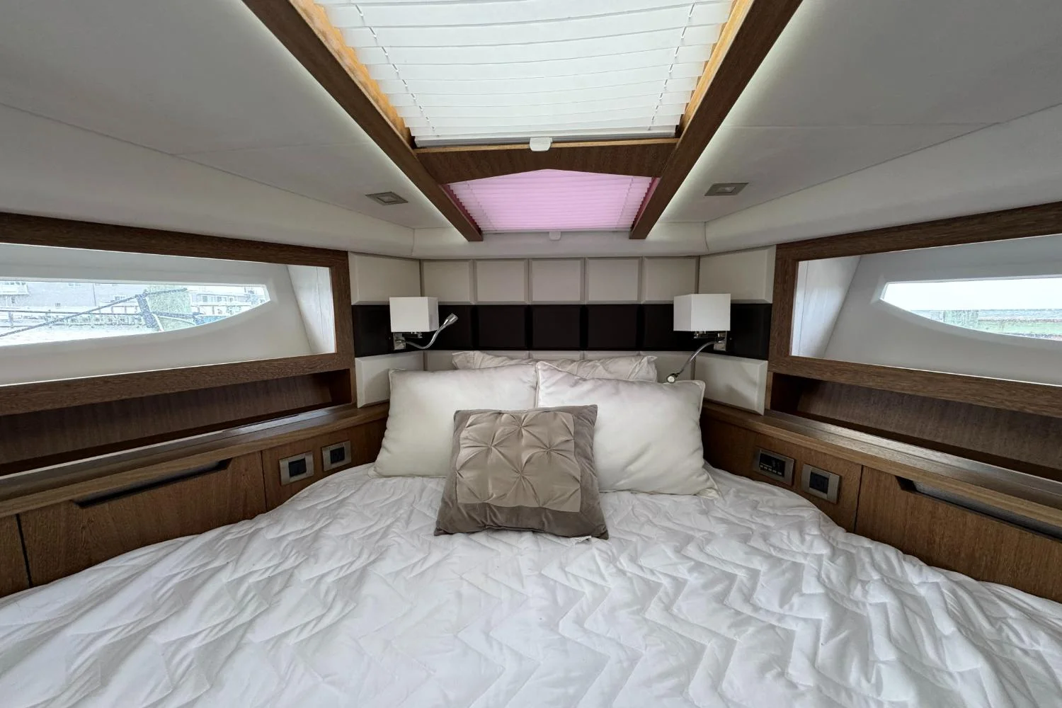 2018 Galeon 420 Image Thumbnail #35