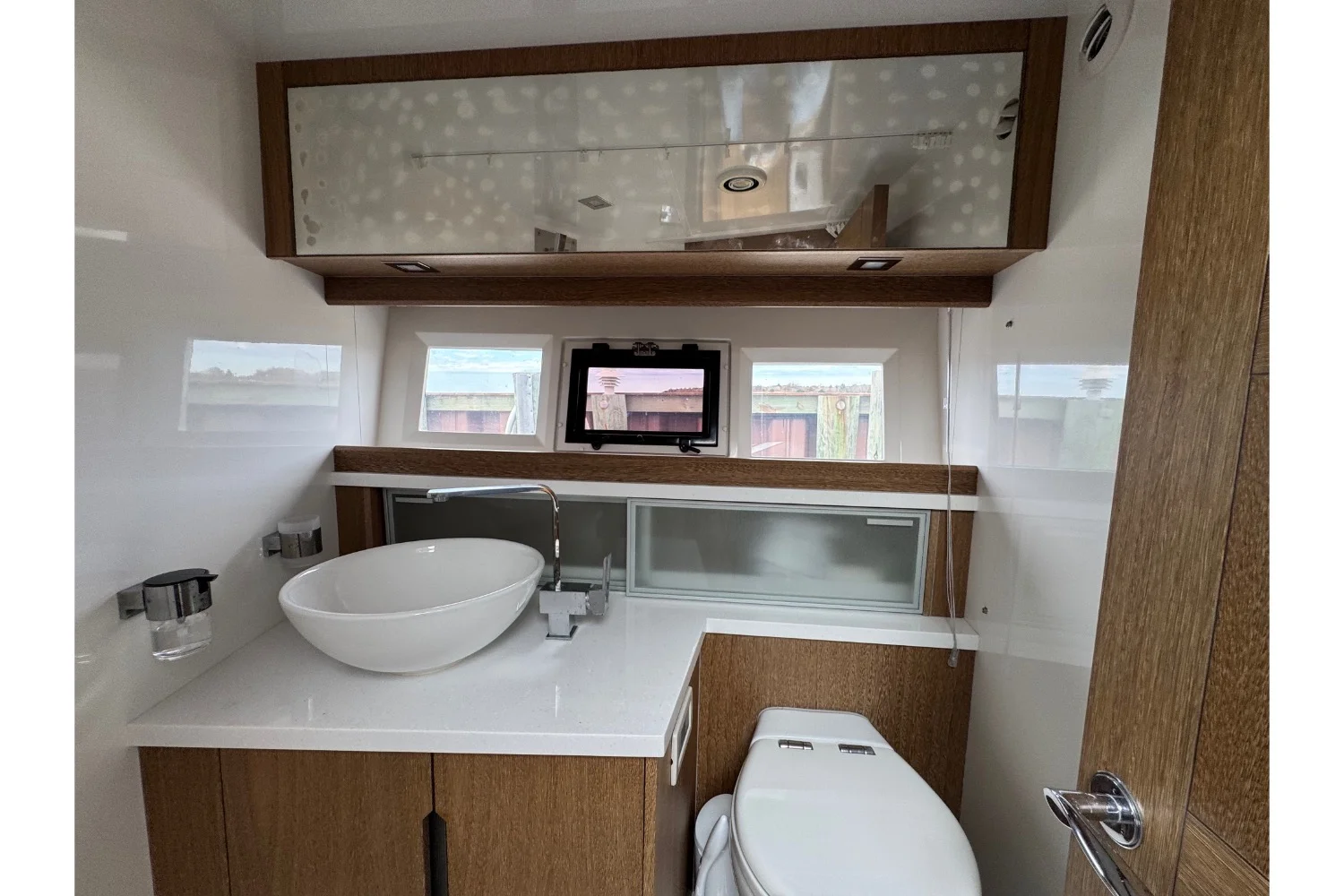 2018 Galeon 420 Image Thumbnail #44