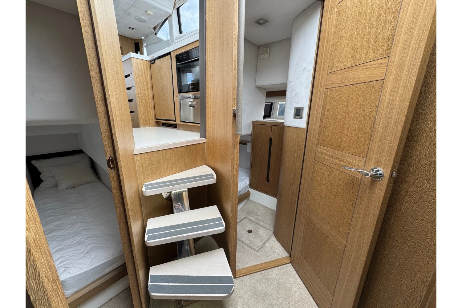 2018 Galeon 420 Image Thumbnail #50