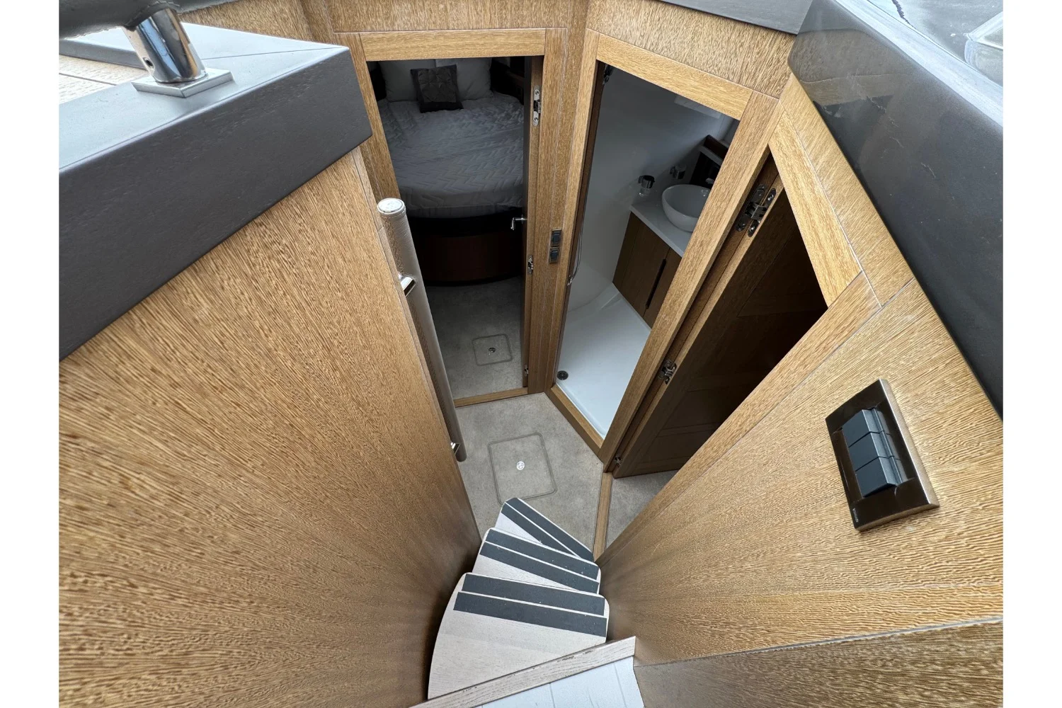 2018 Galeon 420 Image Thumbnail #34