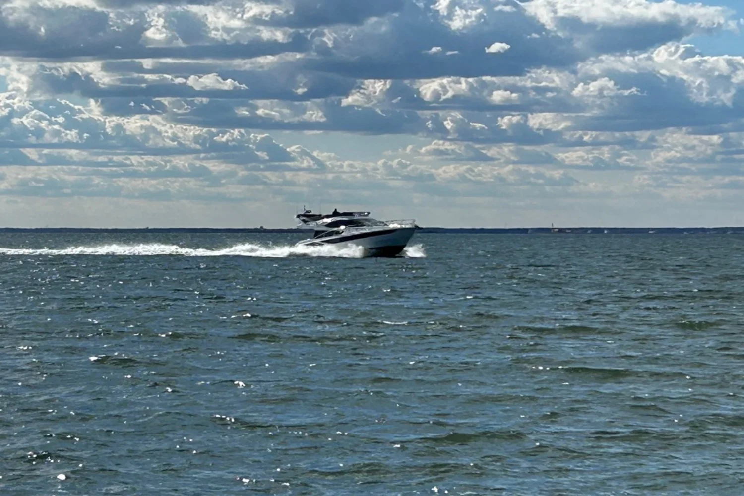 2018 Galeon 420 Image Thumbnail #6