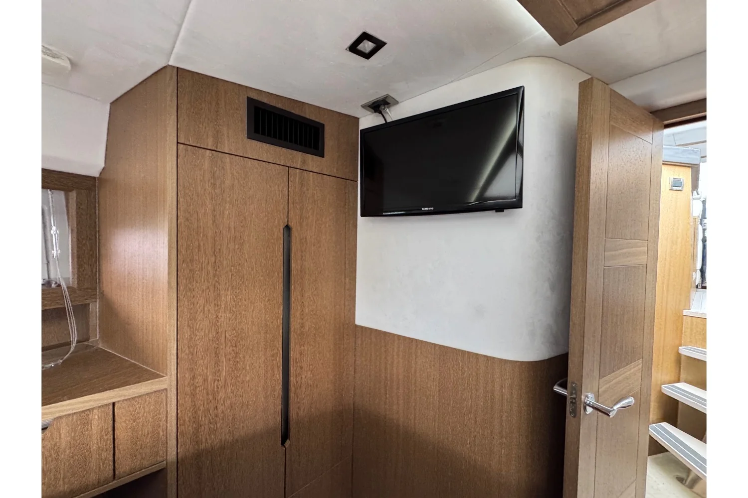 2018 Galeon 420 Image Thumbnail #41