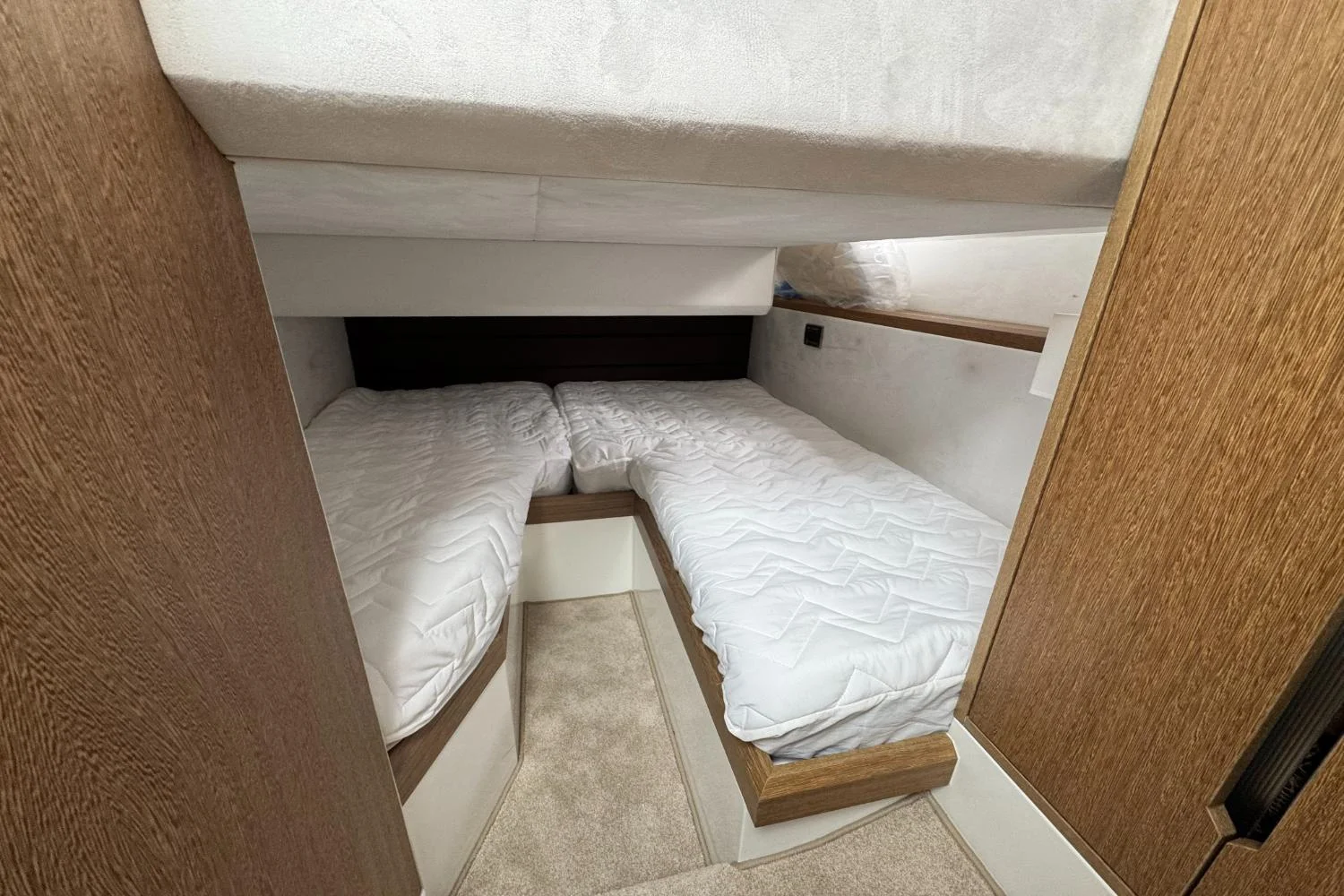 2018 Galeon 420 Image Thumbnail #53