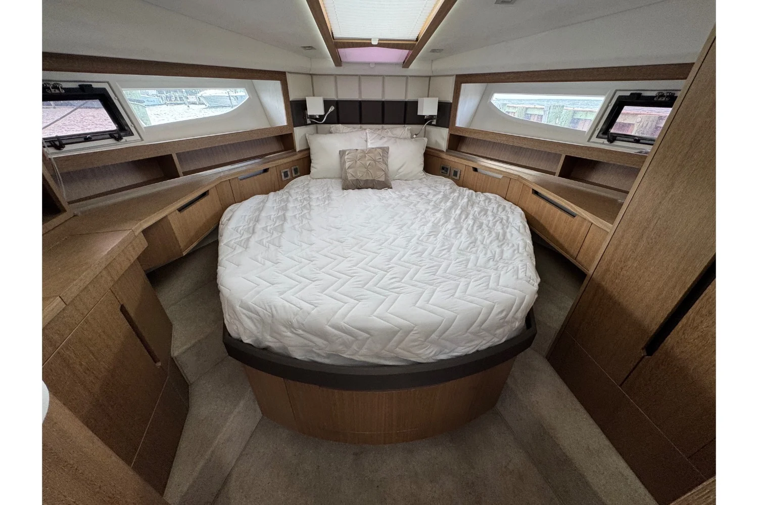 2018 Galeon 420 Image Thumbnail #35