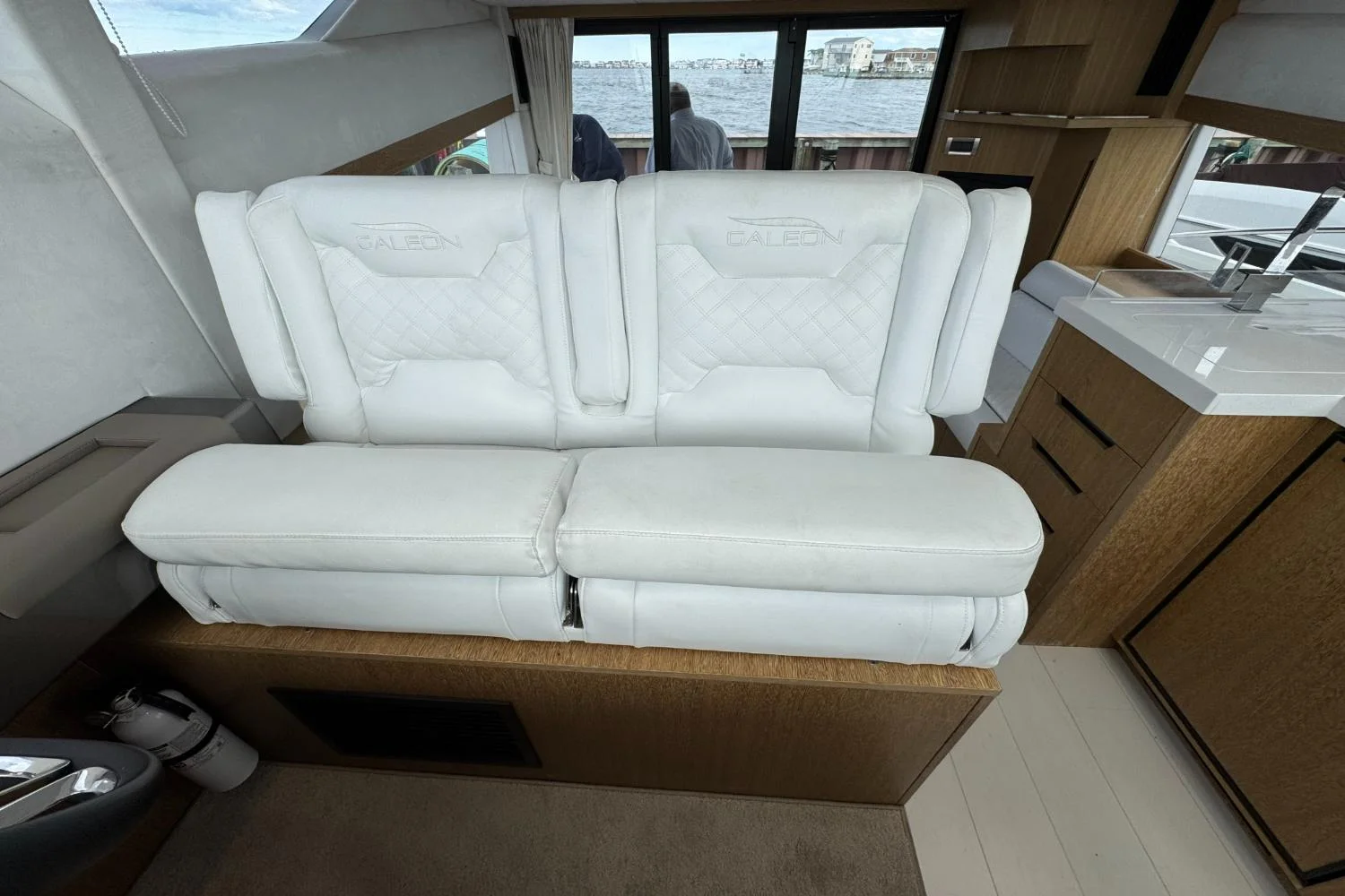 2018 Galeon 420 Image Thumbnail #21