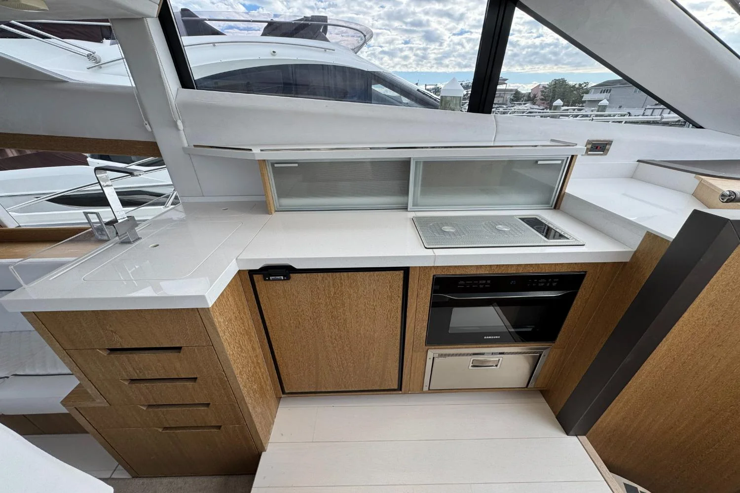 2018 Galeon 420 Image Thumbnail #17
