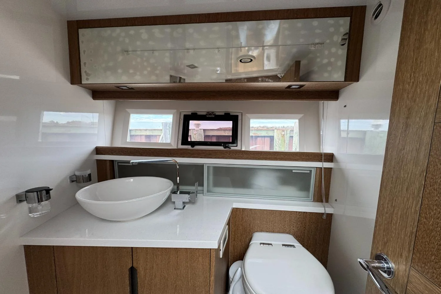 2018 Galeon 420 Image Thumbnail #41